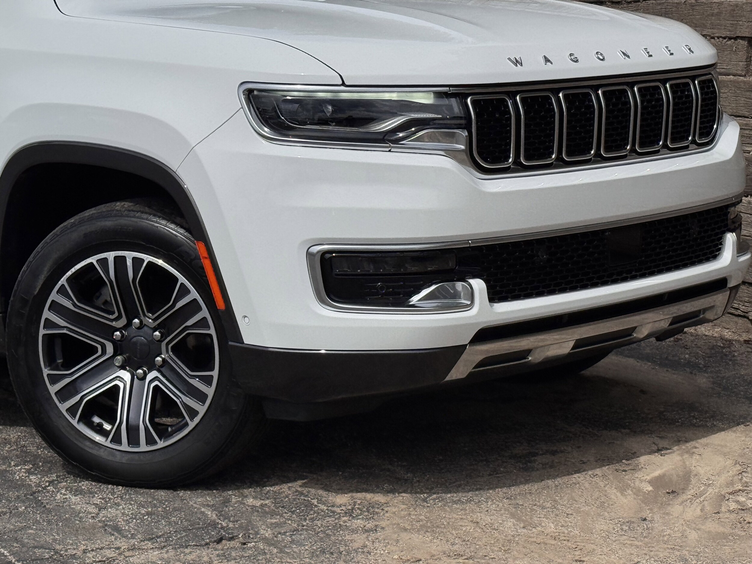 2022 Jeep Wagoneer Series III photo 3