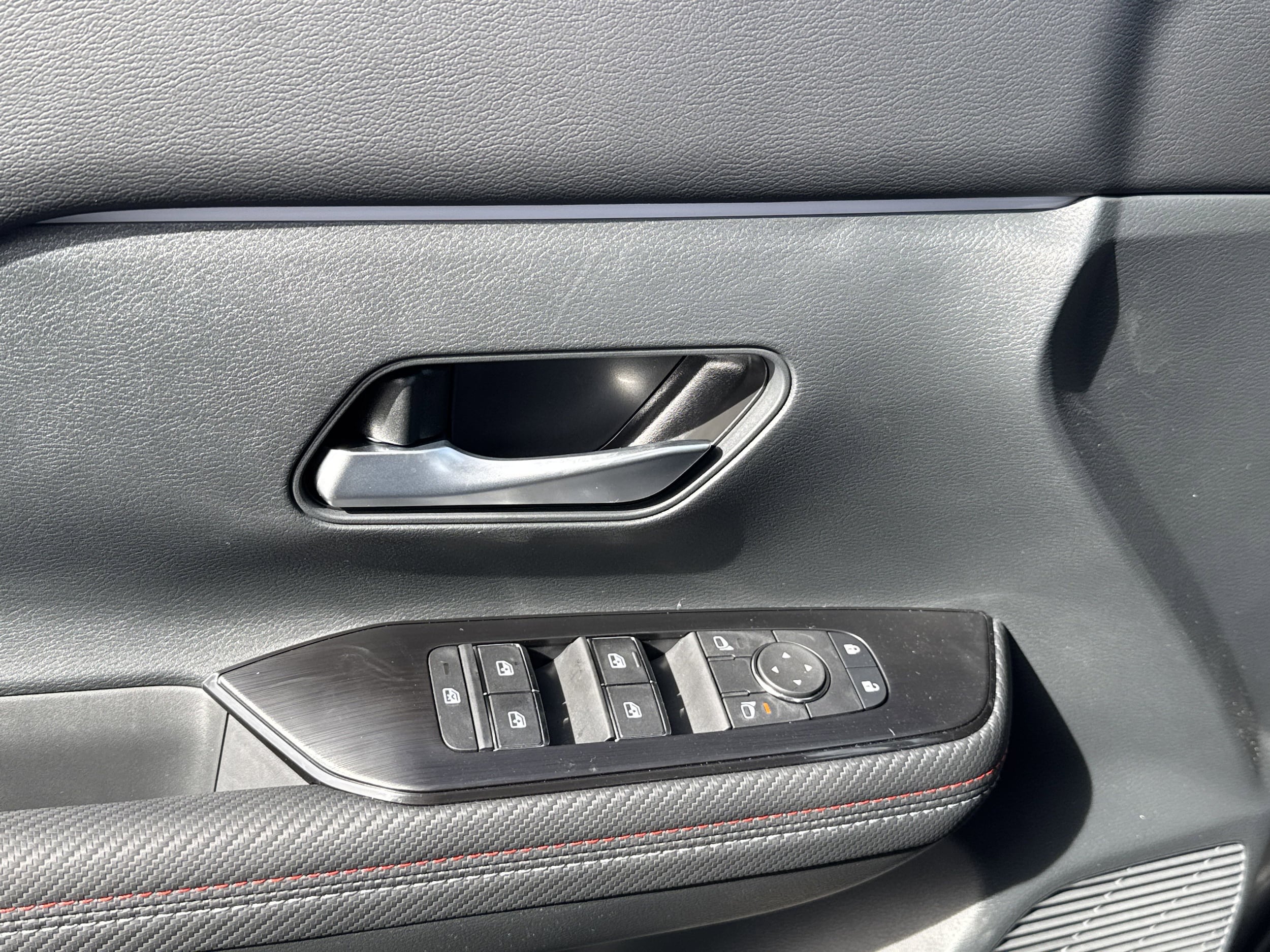 2025 Nissan Kicks SR AWD - Photo 12