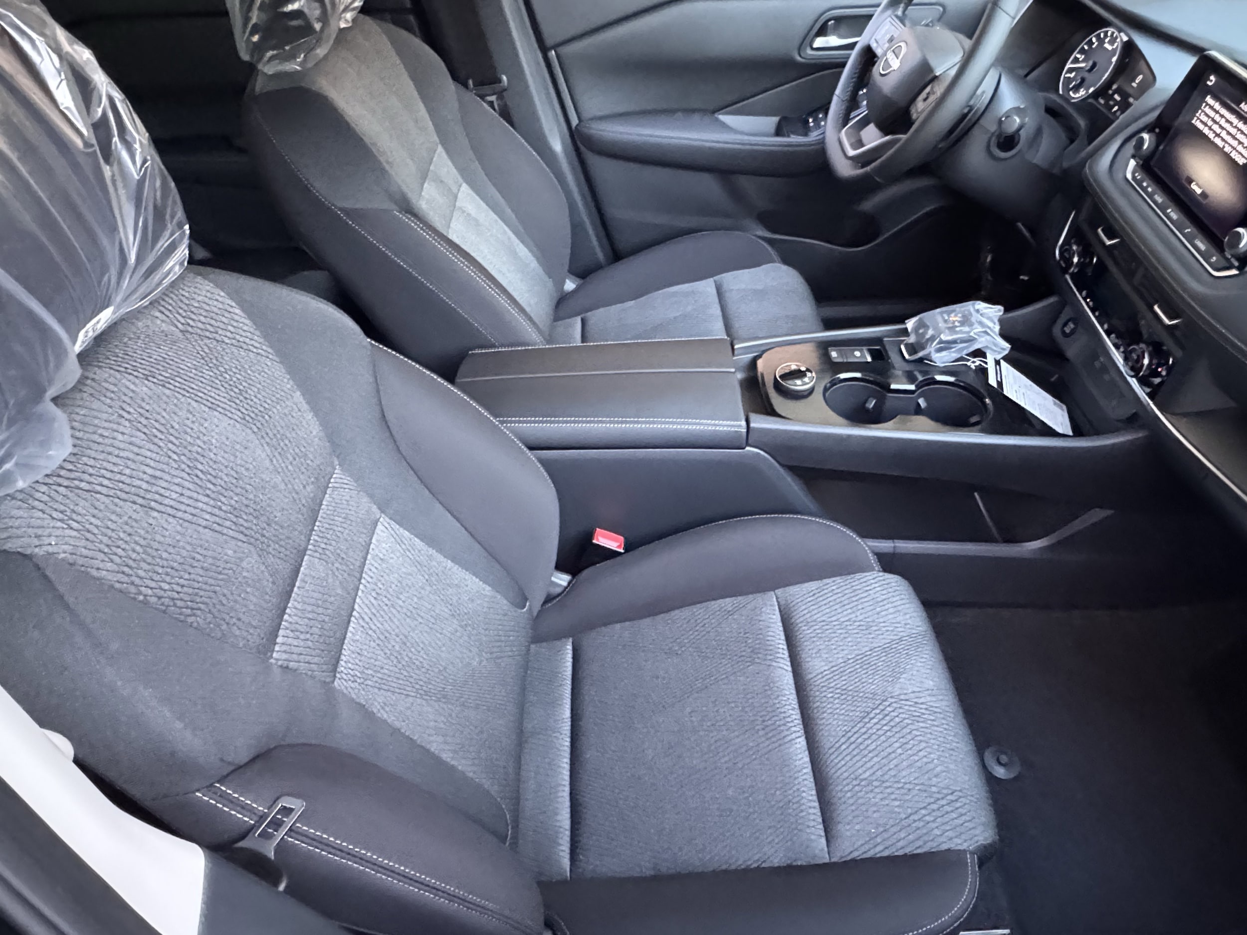 2026 Nissan Rogue SV - Photo 10