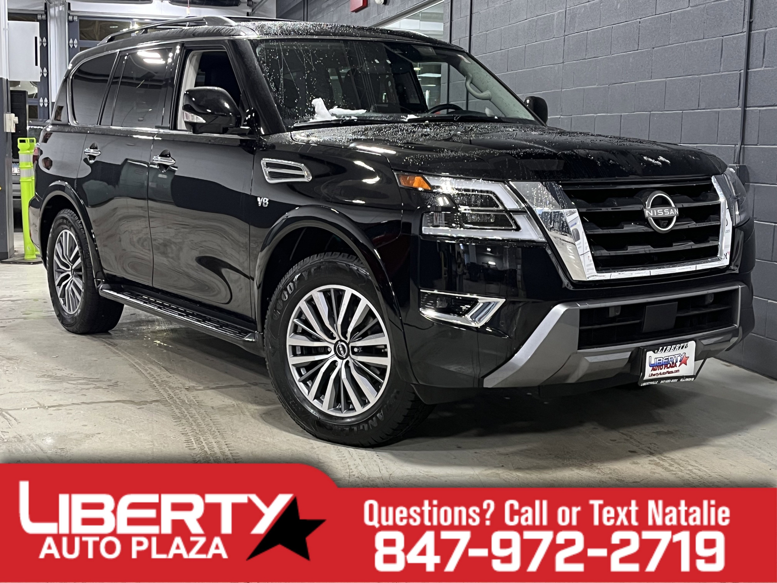 2022 Nissan Armada SL's photo