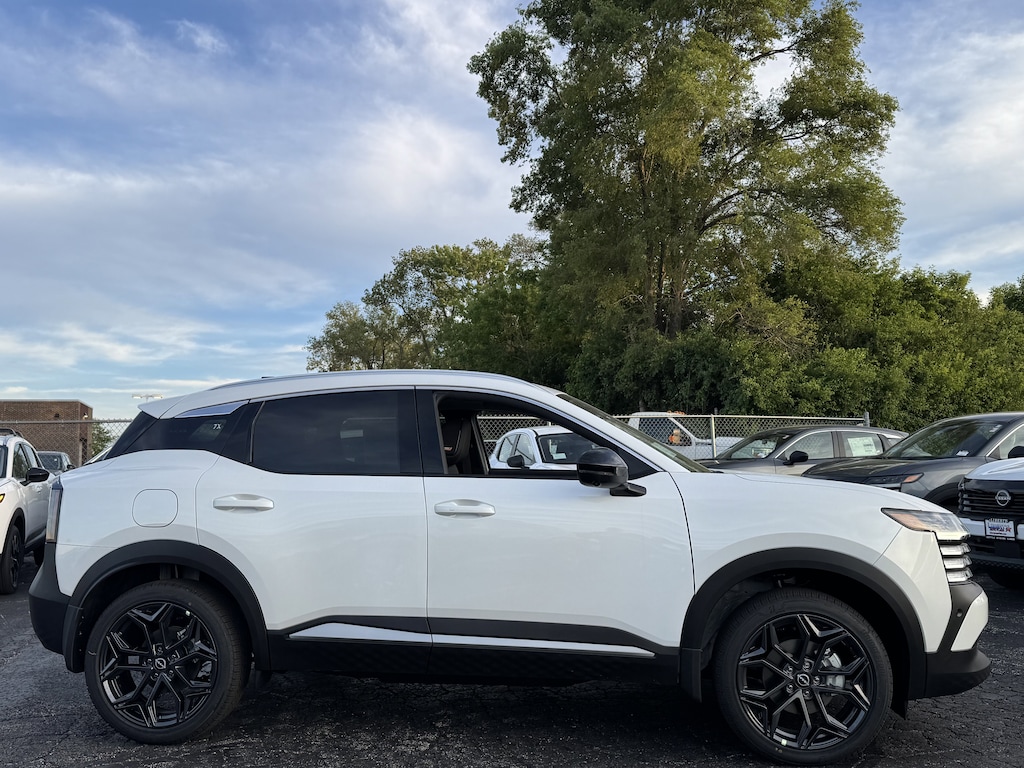 New 2026 Nissan Kicks SR SUV