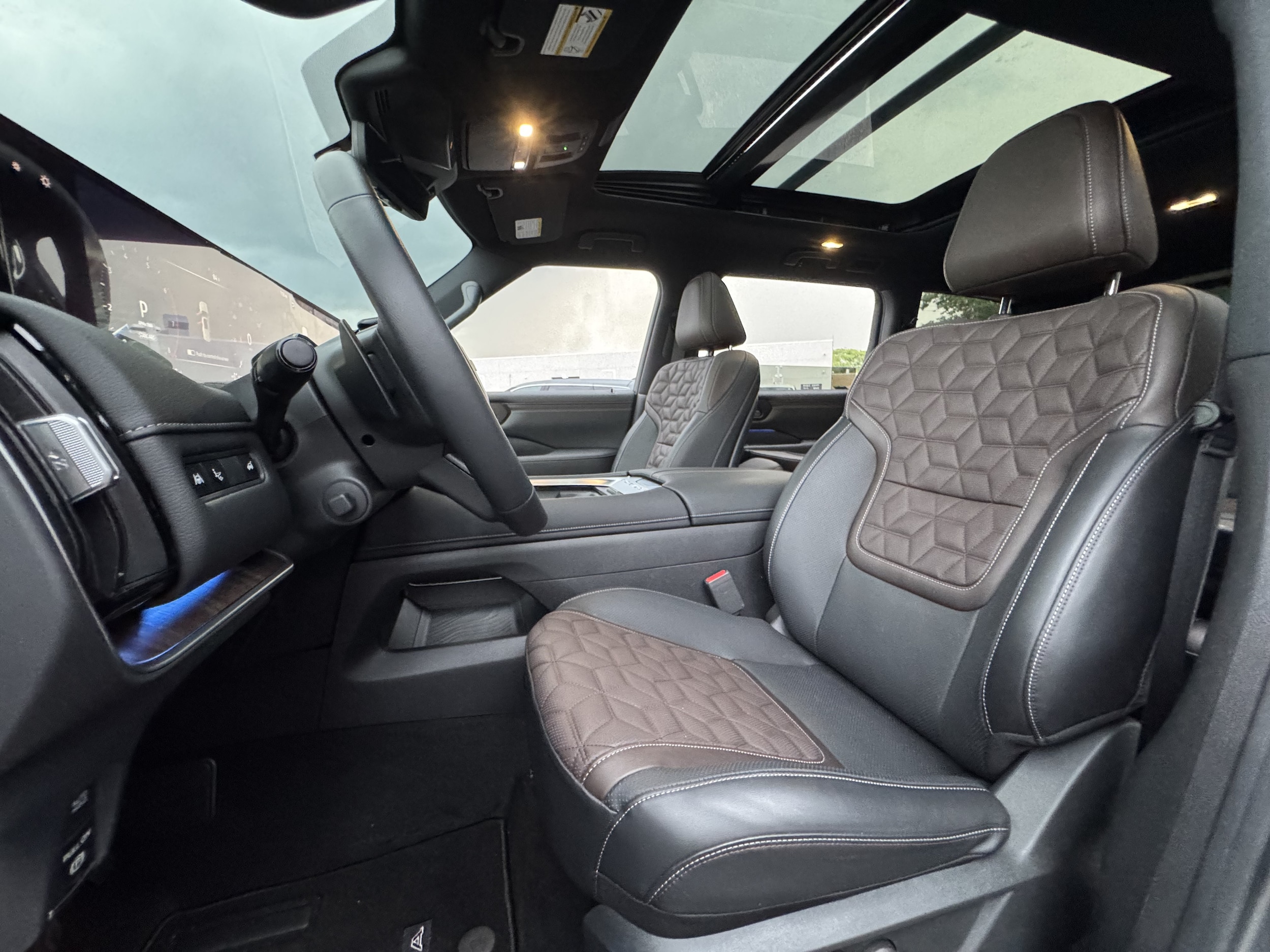 2026 Nissan Armada Platinum - Photo 23