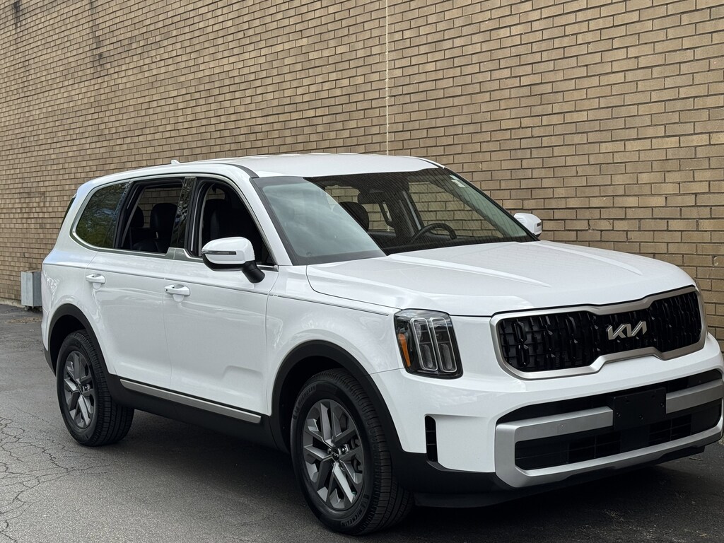 Used 2024 Kia Telluride LX SUV