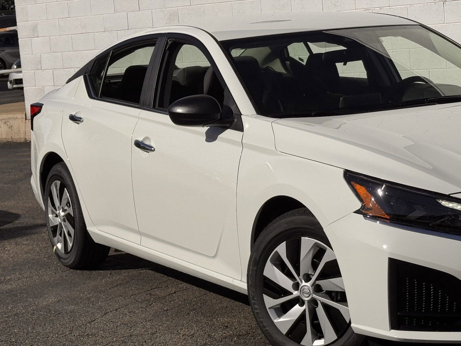 2025 Nissan Altima S photo 4