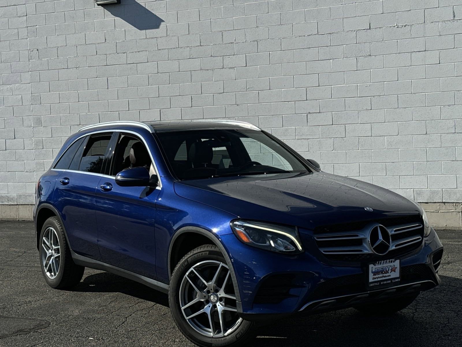 Used 2017 Mercedes-Benz GLC GLC300 with VIN WDC0G4KB0HF132339 for sale in Libertyville, IL