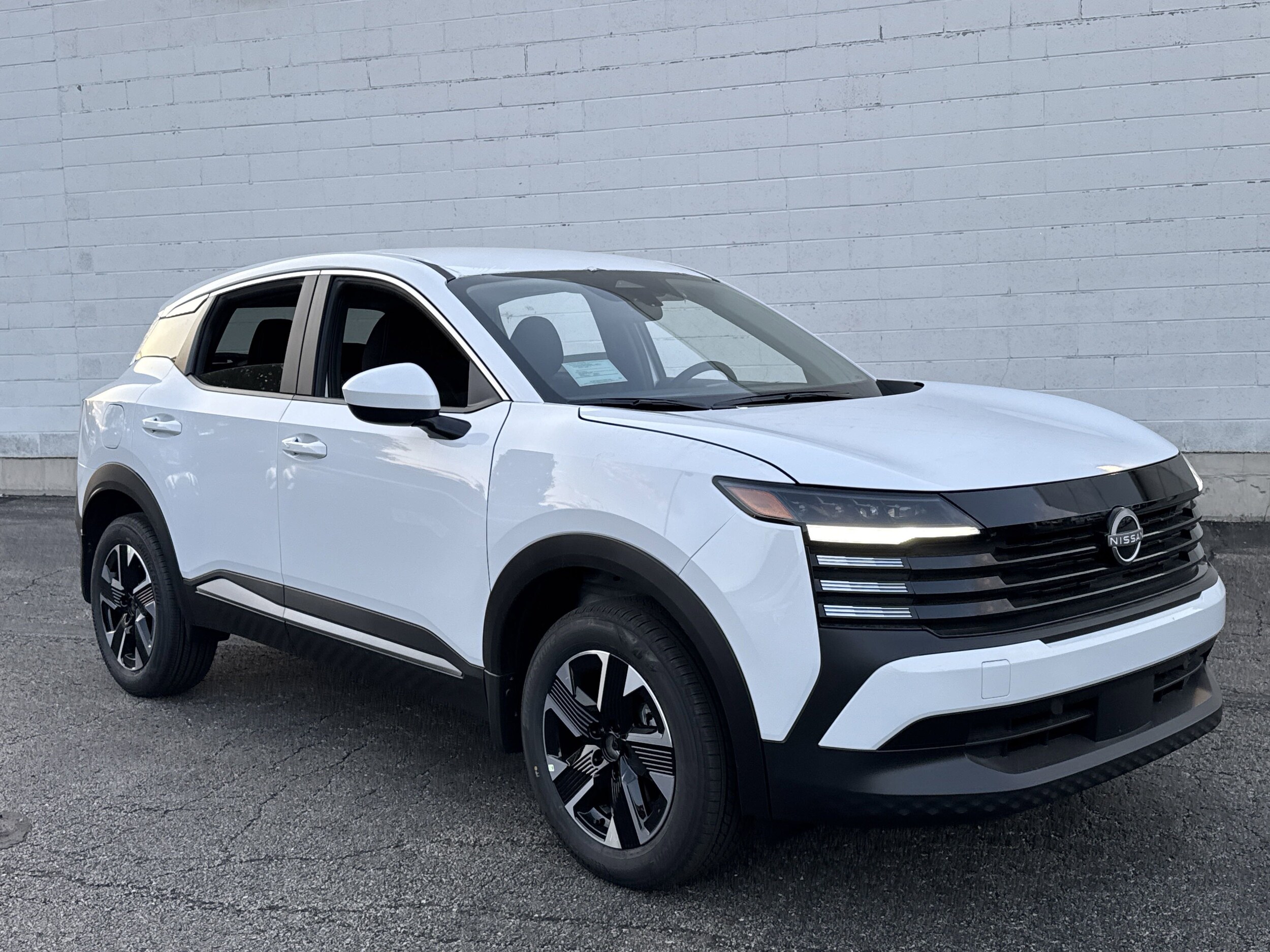 2025 Nissan Kicks SV photo 2