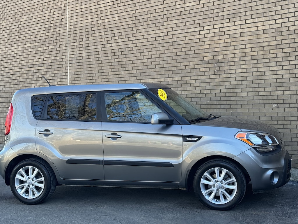 Used 2013 Kia Soul Base Hatchback