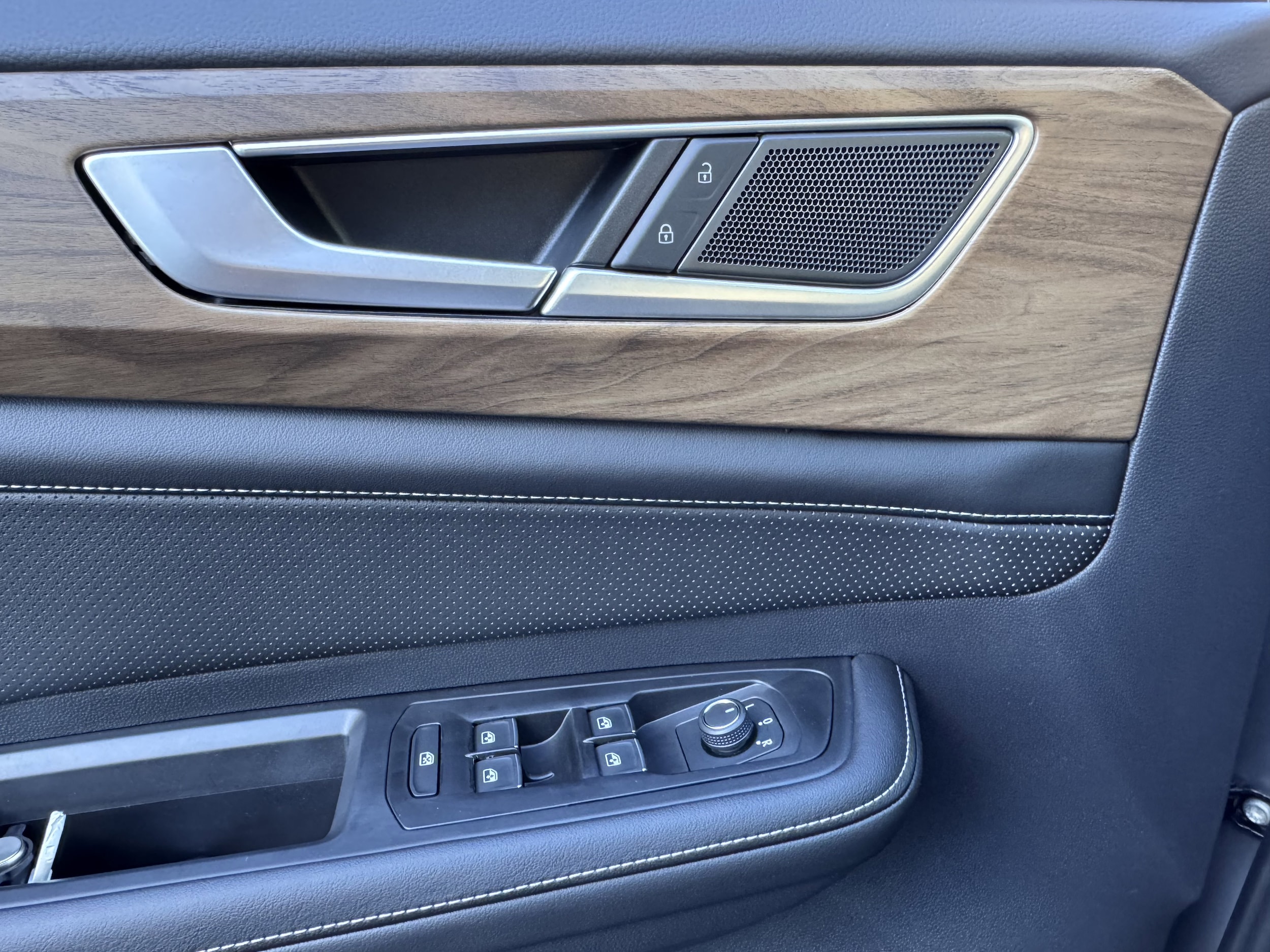 2026 Volkswagen Atlas SE - Photo 9