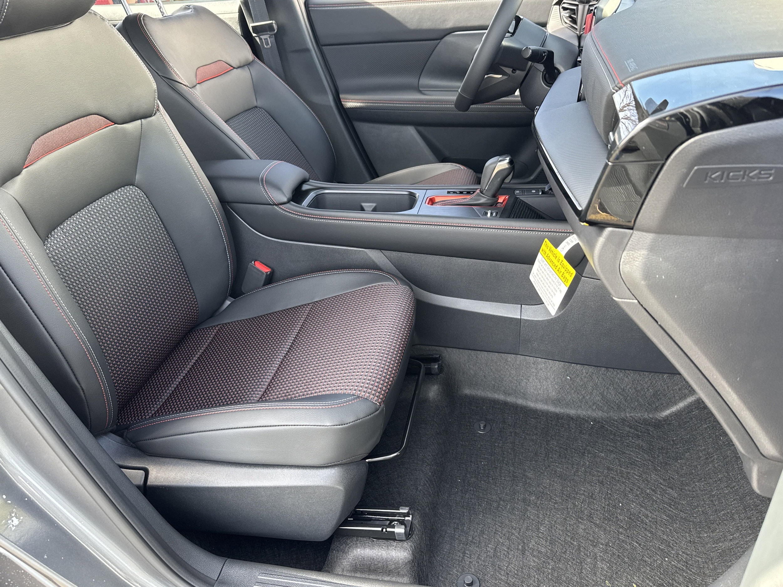 2025 Nissan Kicks SR AWD - Photo 21