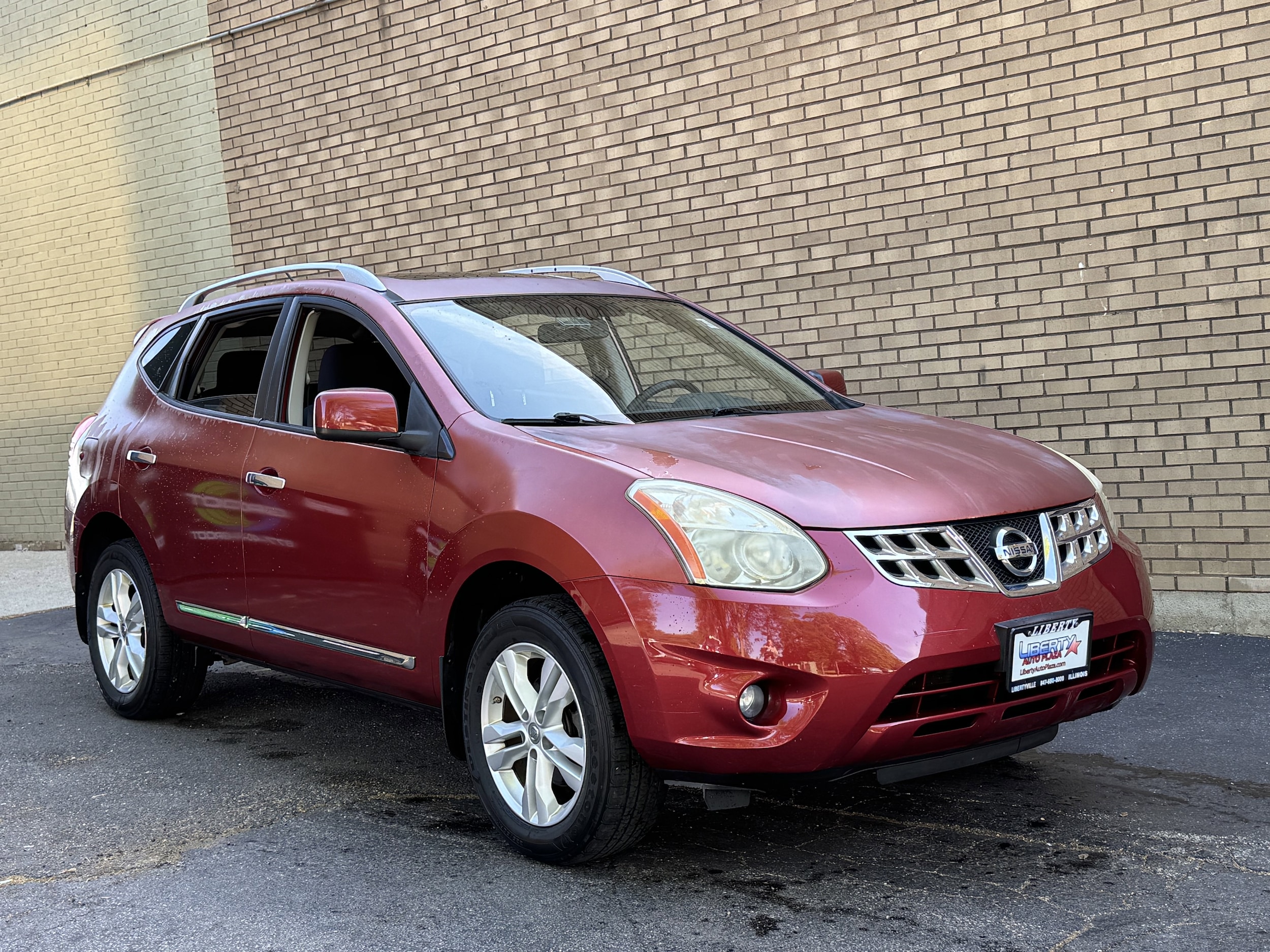 Used 2013 Nissan Rogue SV with VIN JN8AS5MV6DW111077 for sale in Libertyville, IL