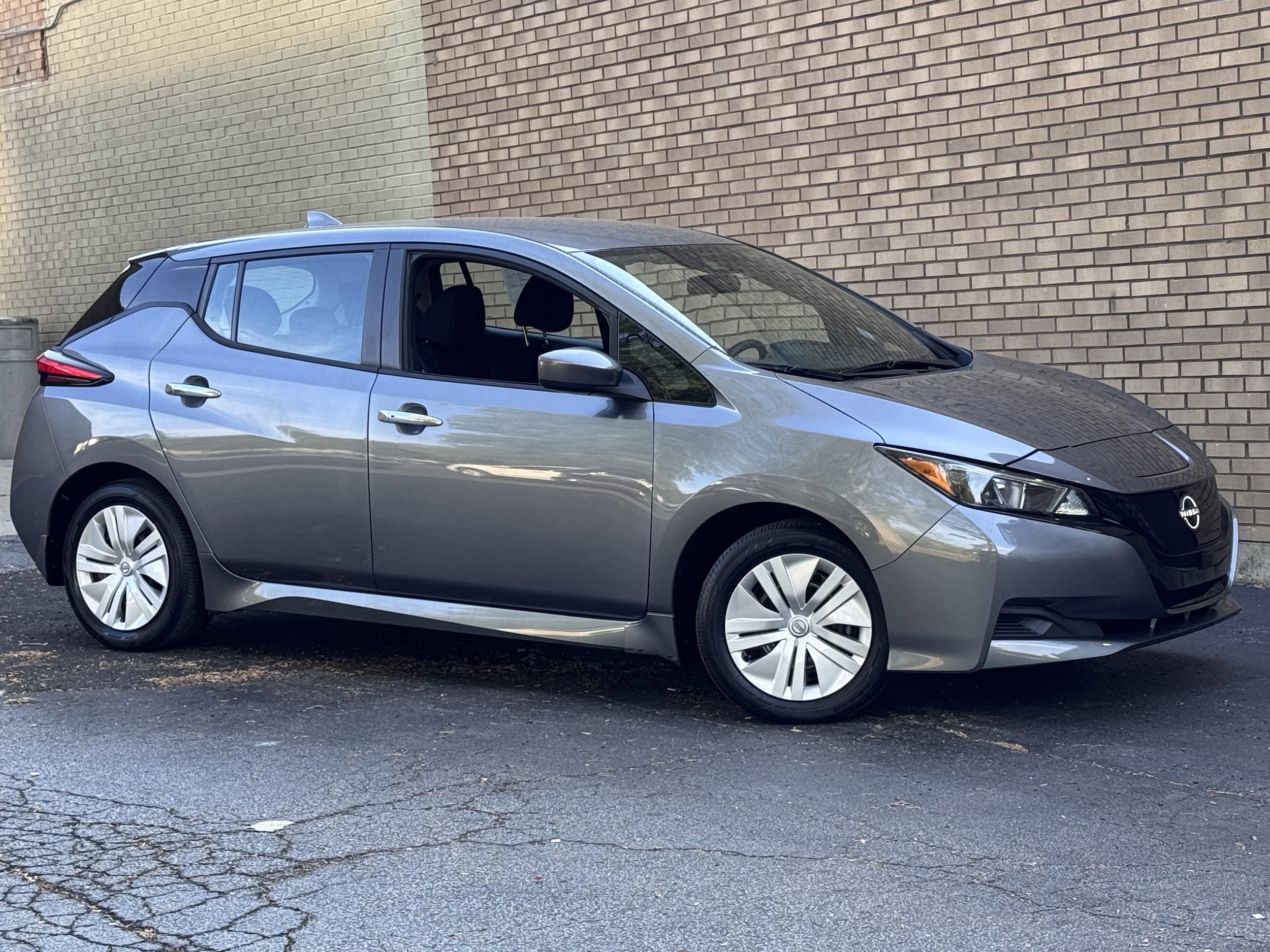 Used 2025 Nissan Leaf S with VIN 1N4AZ1BV6SC550691 for sale in Libertyville, IL