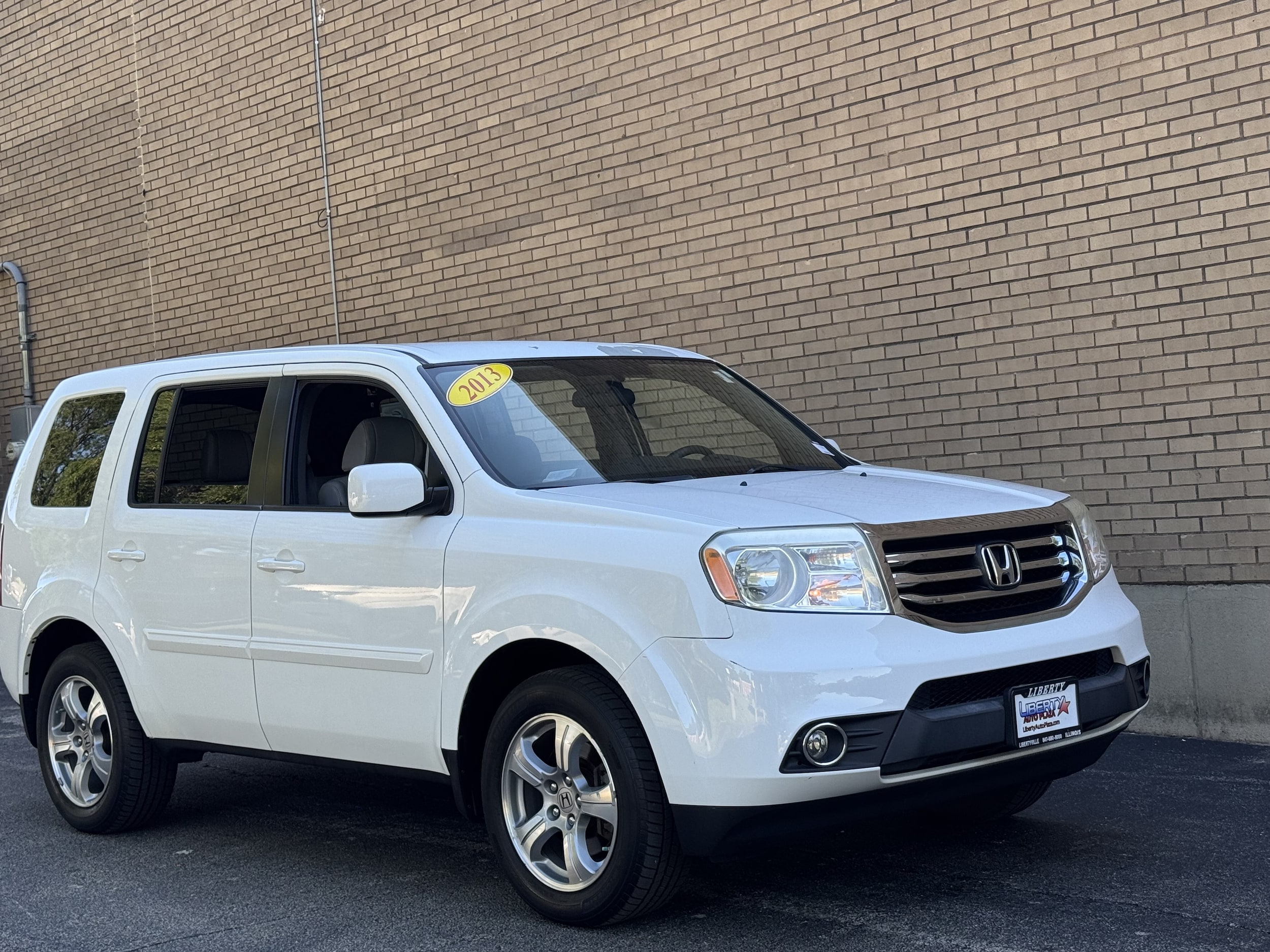 Used 2013 Honda Pilot EX with VIN 5FNYF4H44DB061682 for sale in Libertyville, IL