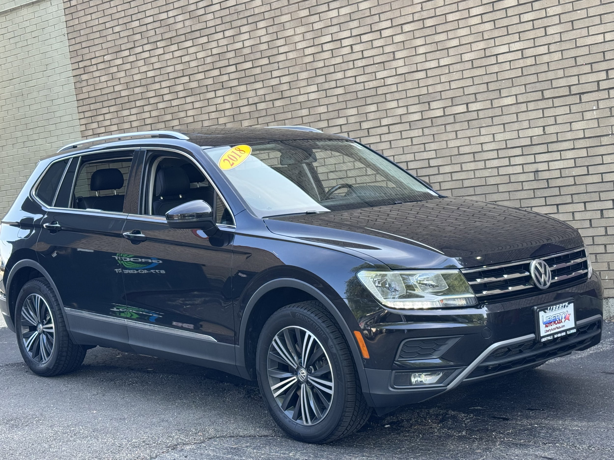 Used 2018 Volkswagen Tiguan SEL with VIN 3VV3B7AX0JM031700 for sale in Libertyville, IL
