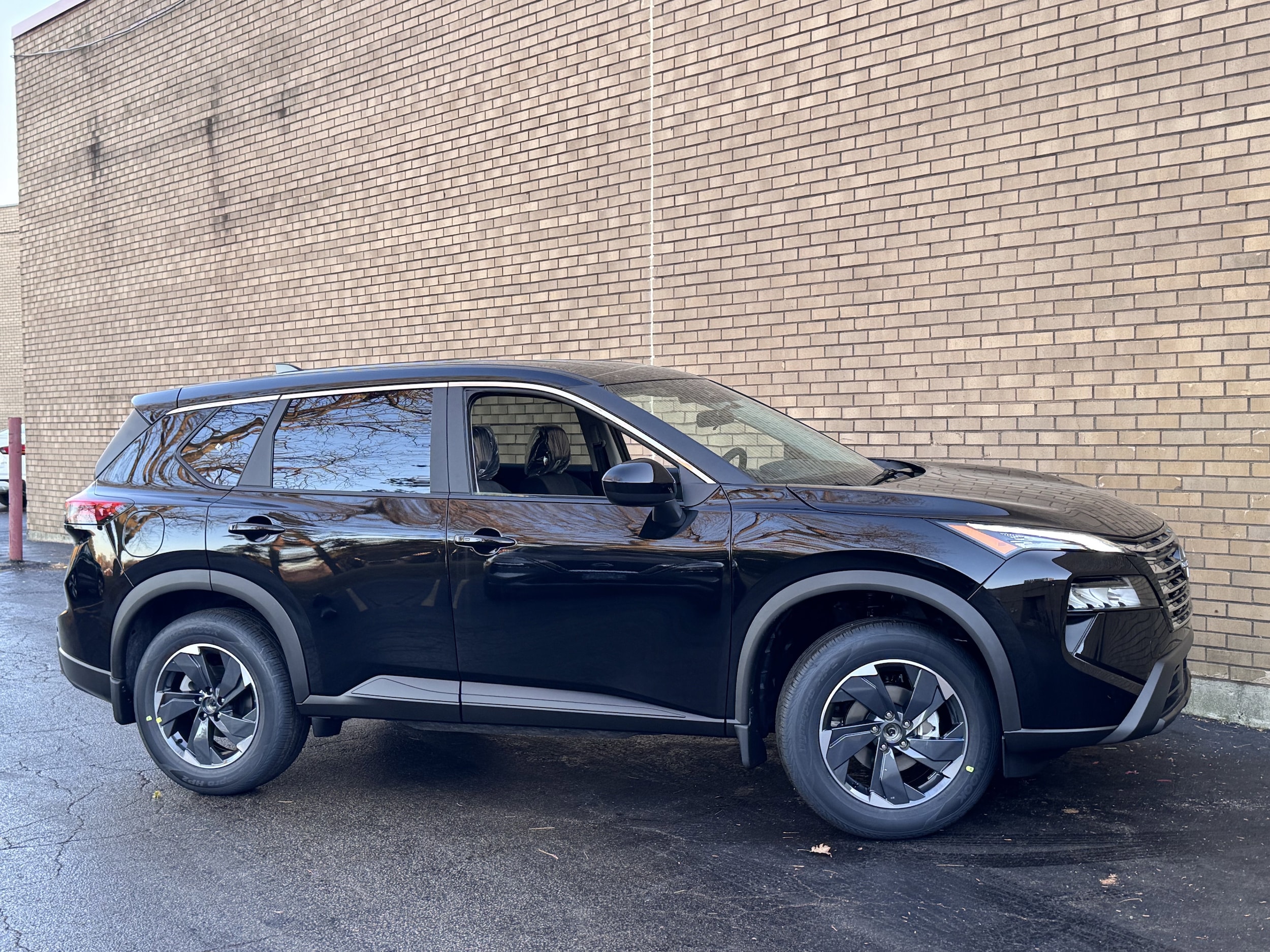 2026 Nissan Rogue SV - Photo 6
