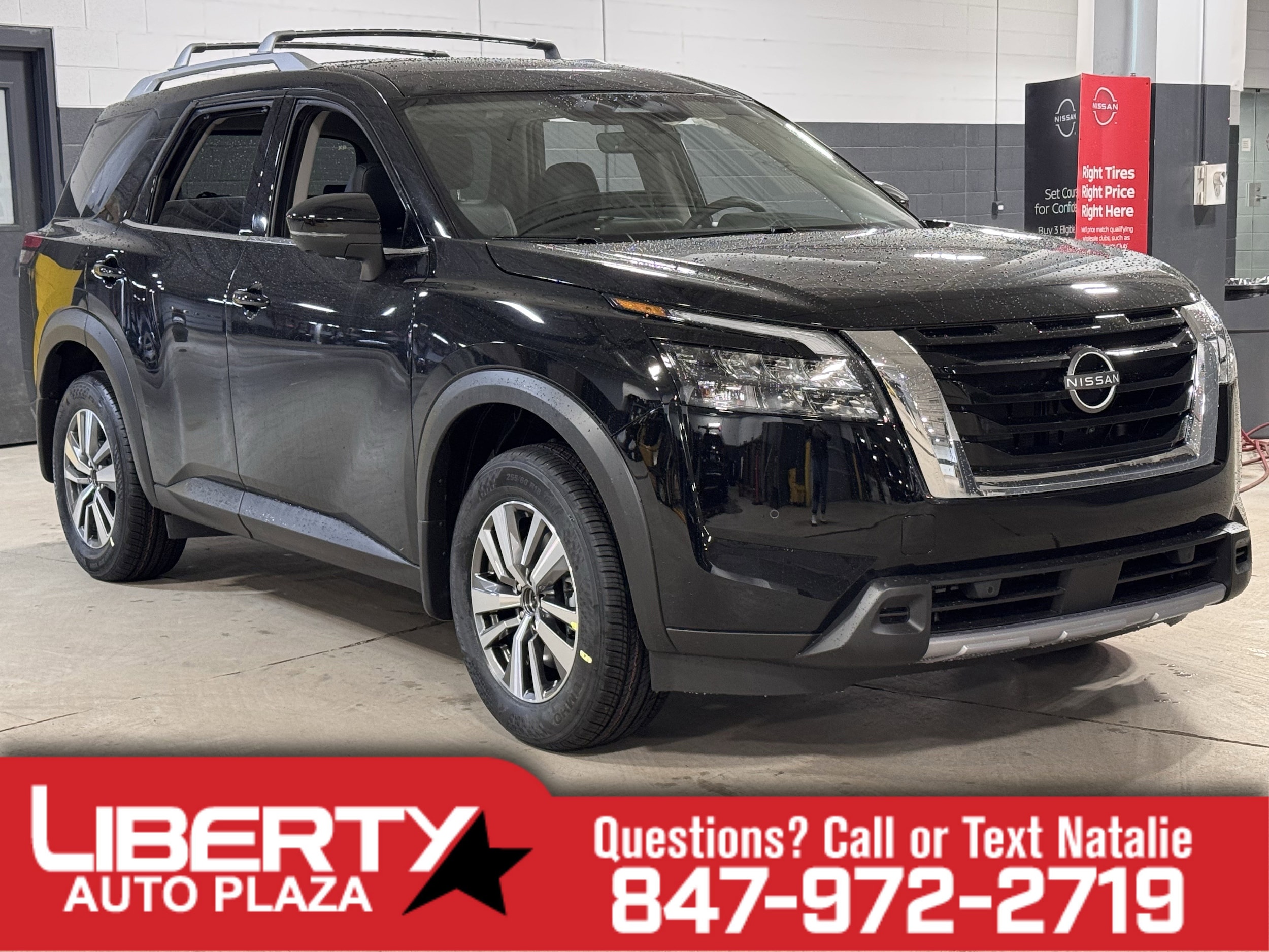 2025 Nissan Pathfinder SL's photo