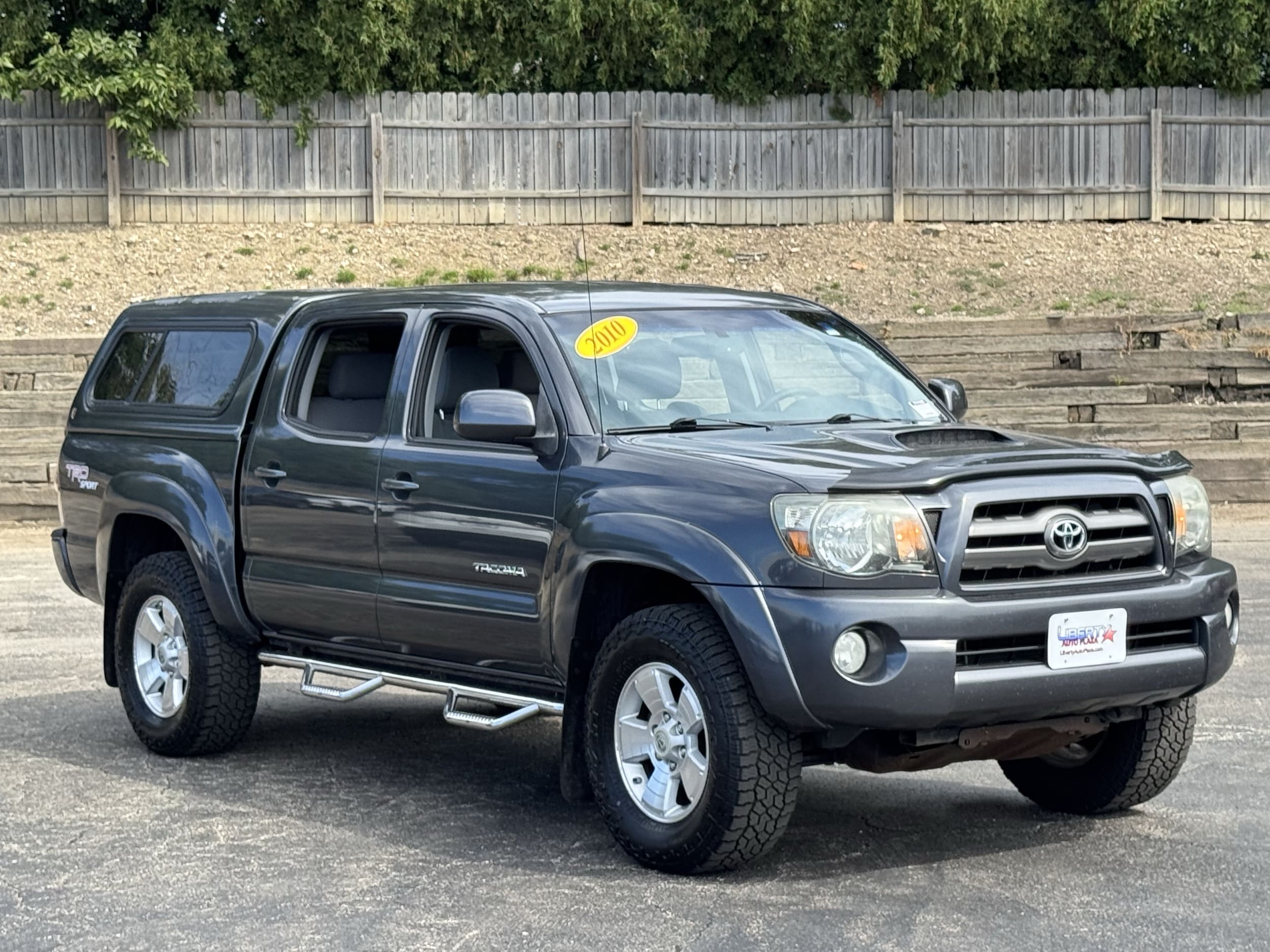 Used 2010 Toyota Tacoma Base with VIN 3TMLU4EN3AM043436 for sale in Libertyville, IL