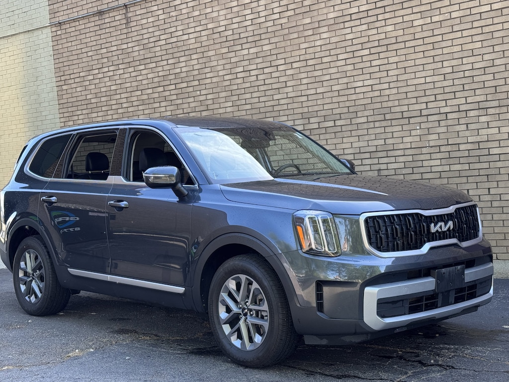 Used 2023 Kia Telluride LX SUV