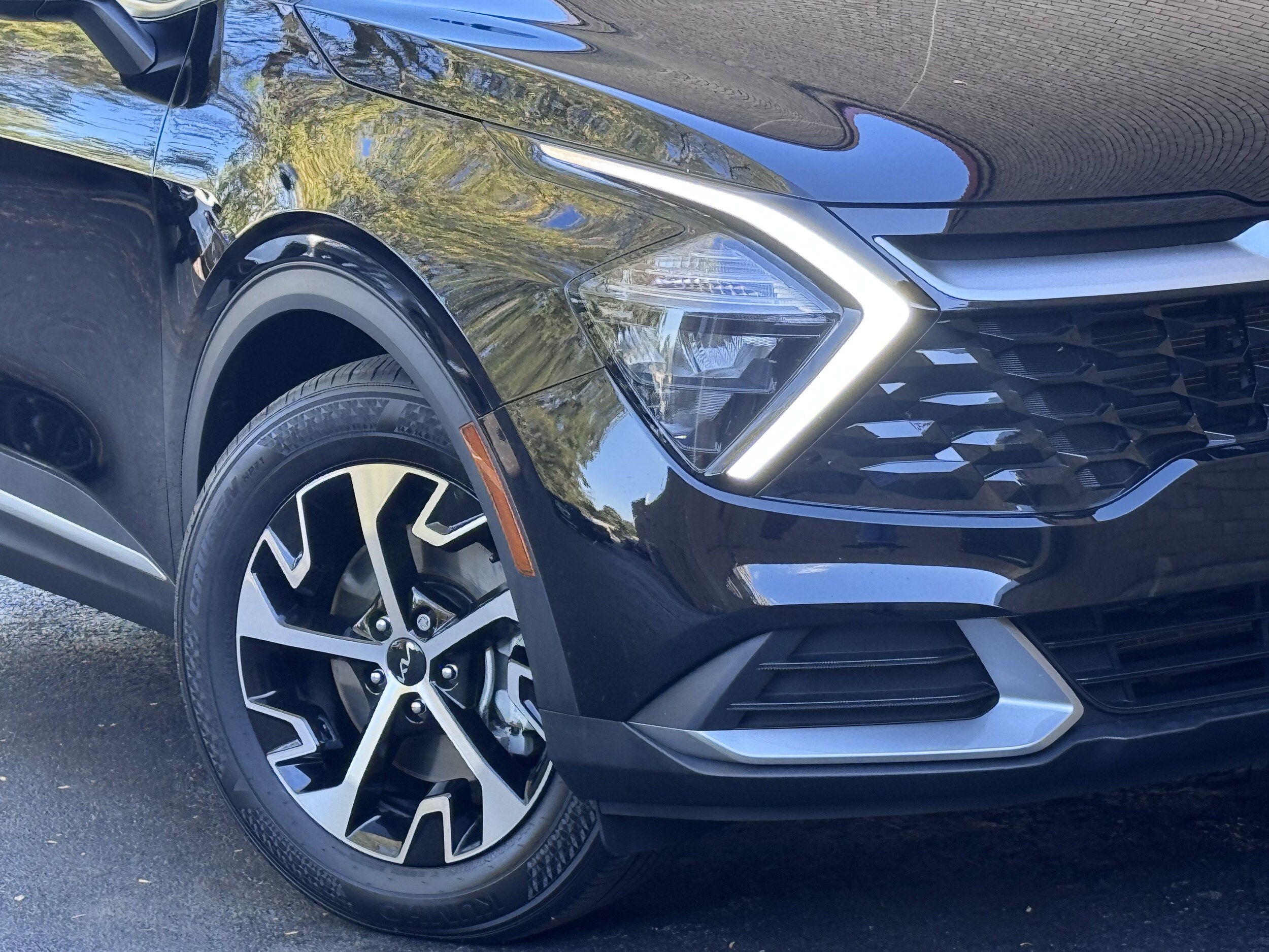 2023 Kia Sportage EX photo 3
