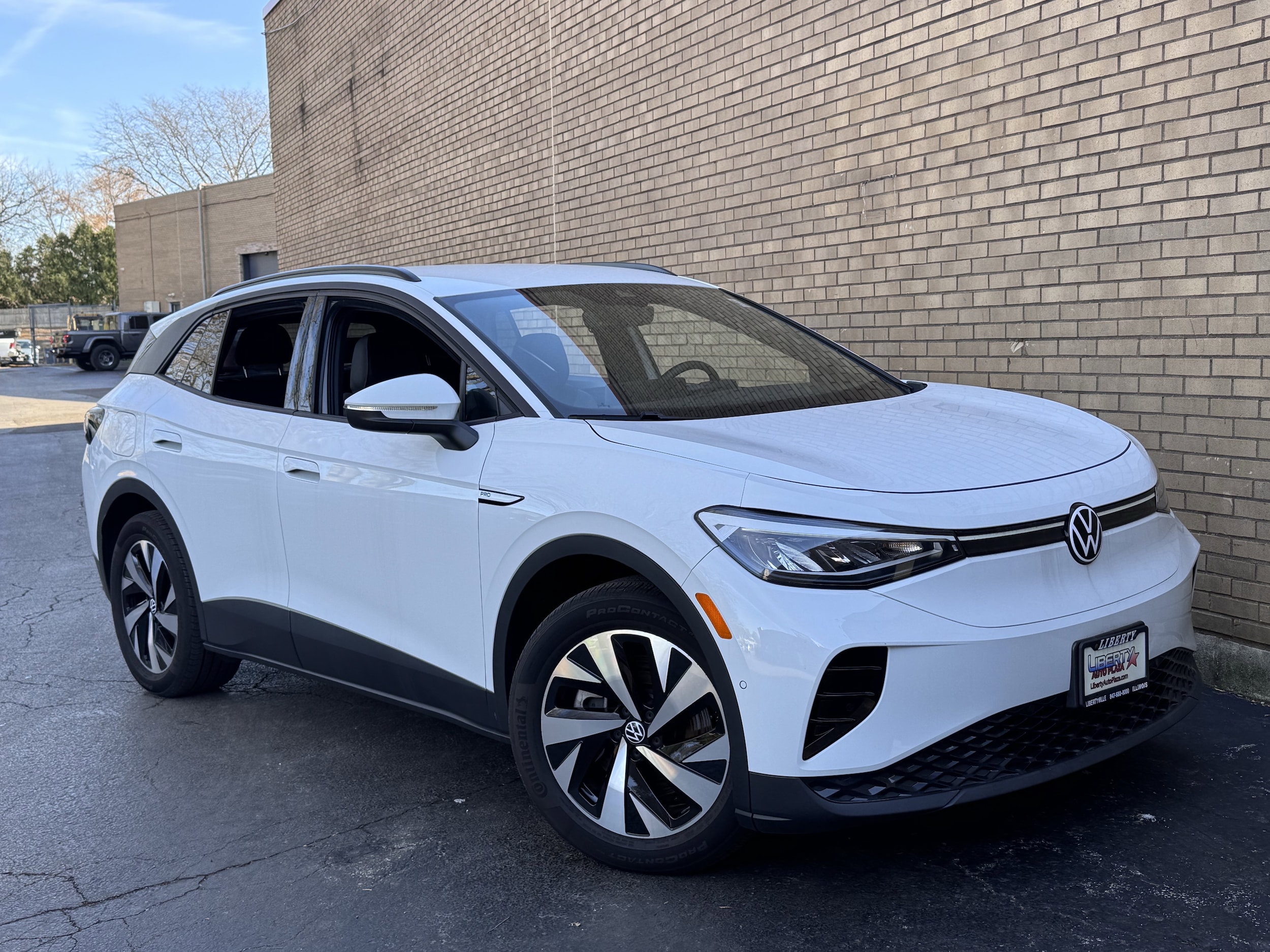 Used 2023 Volkswagen ID.4 PRO with VIN 1V2CMPE82PC022288 for sale in Libertyville, IL