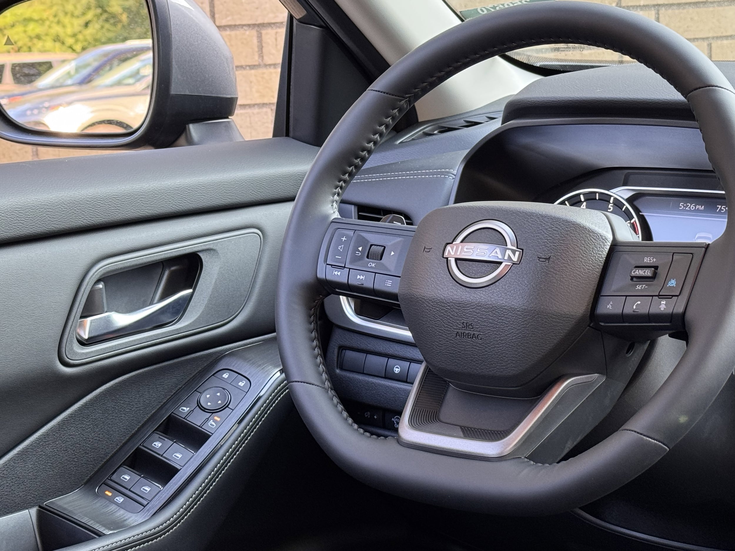 2025 Nissan Rogue SV - Photo 17