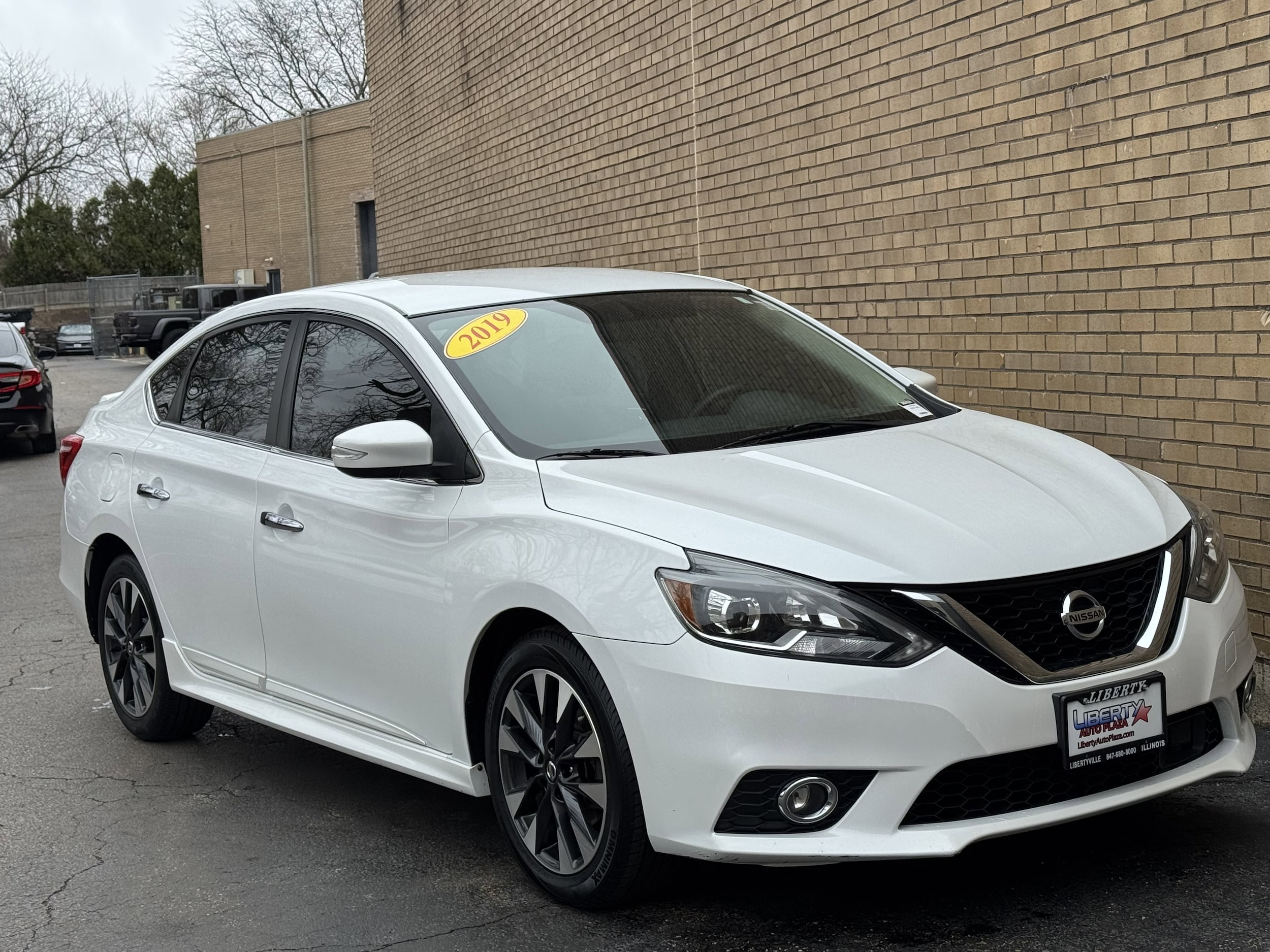 Used 2019 Nissan Sentra SR with VIN 3N1AB7APXKY221815 for sale in Libertyville, IL