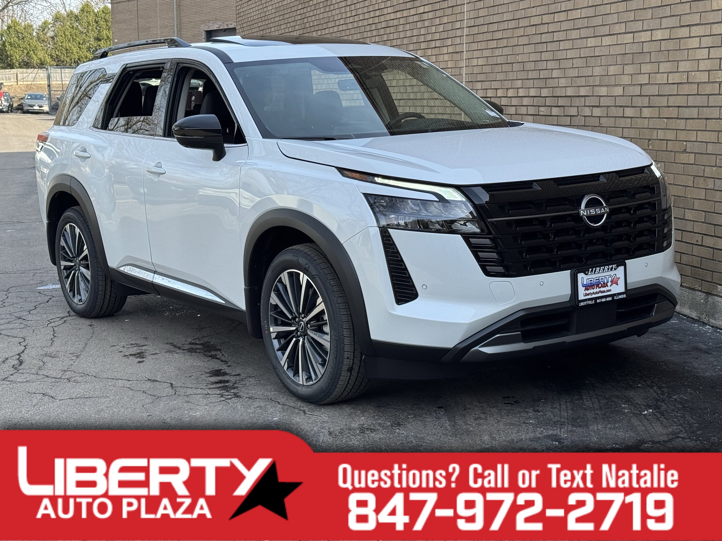2026 Nissan Pathfinder Platinum 4WD's photo