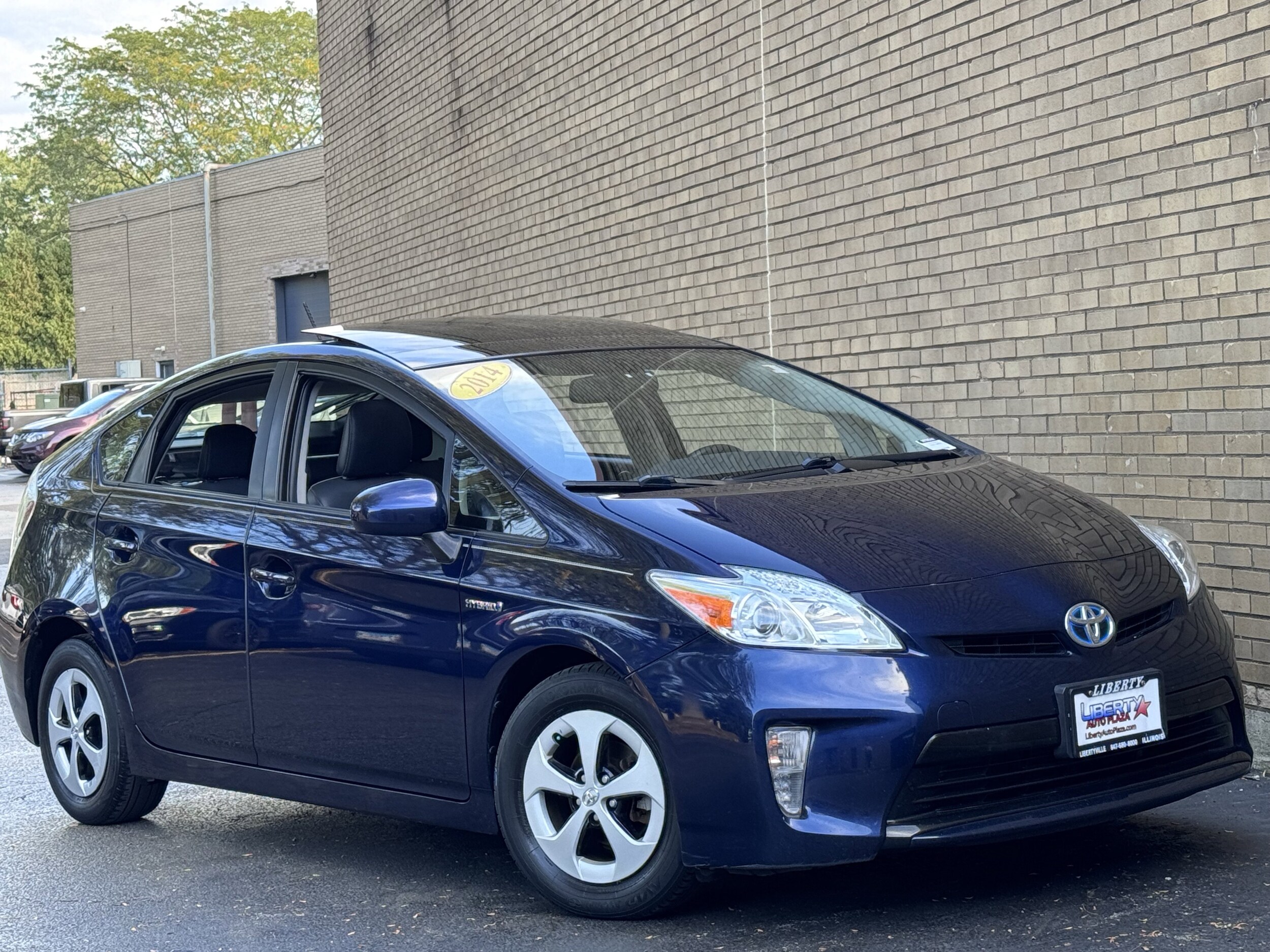 2014 Toyota Prius Four photo 2