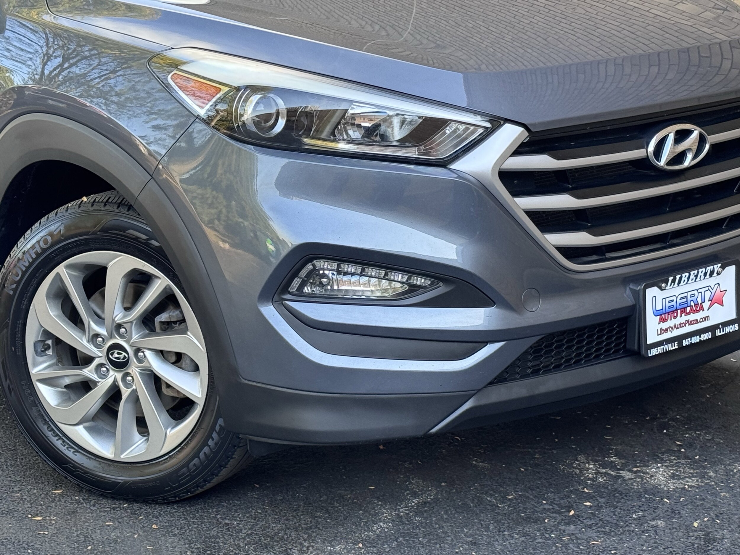 2017 Hyundai Tucson SE photo 2