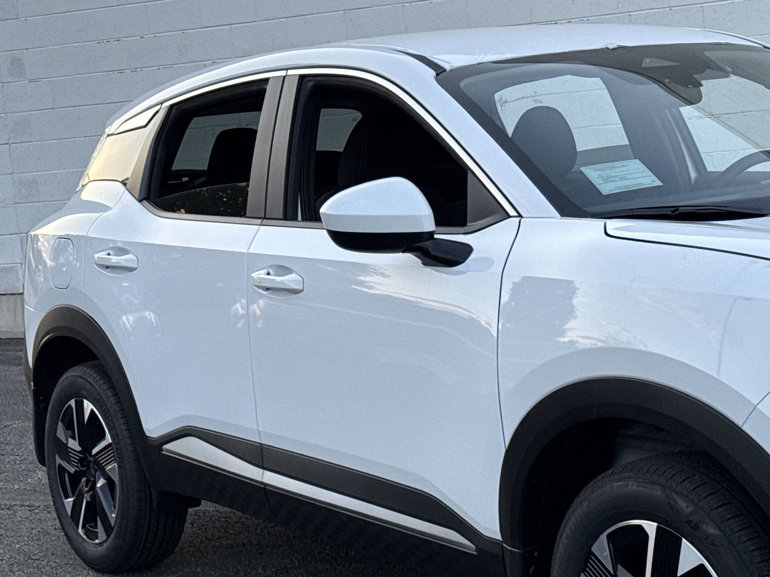 2025 Nissan Kicks SV photo 4