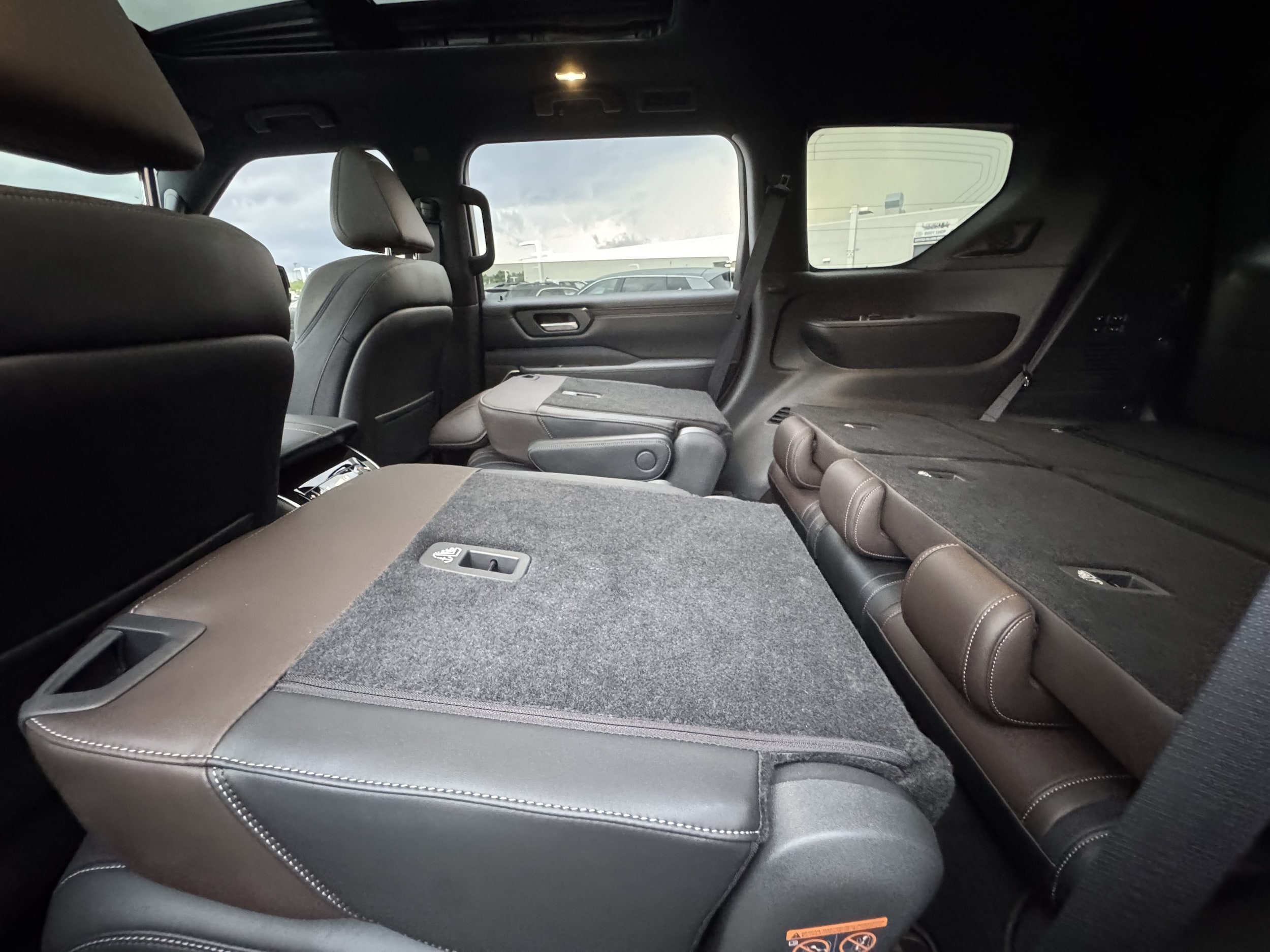2026 Nissan Armada Platinum - Photo 14