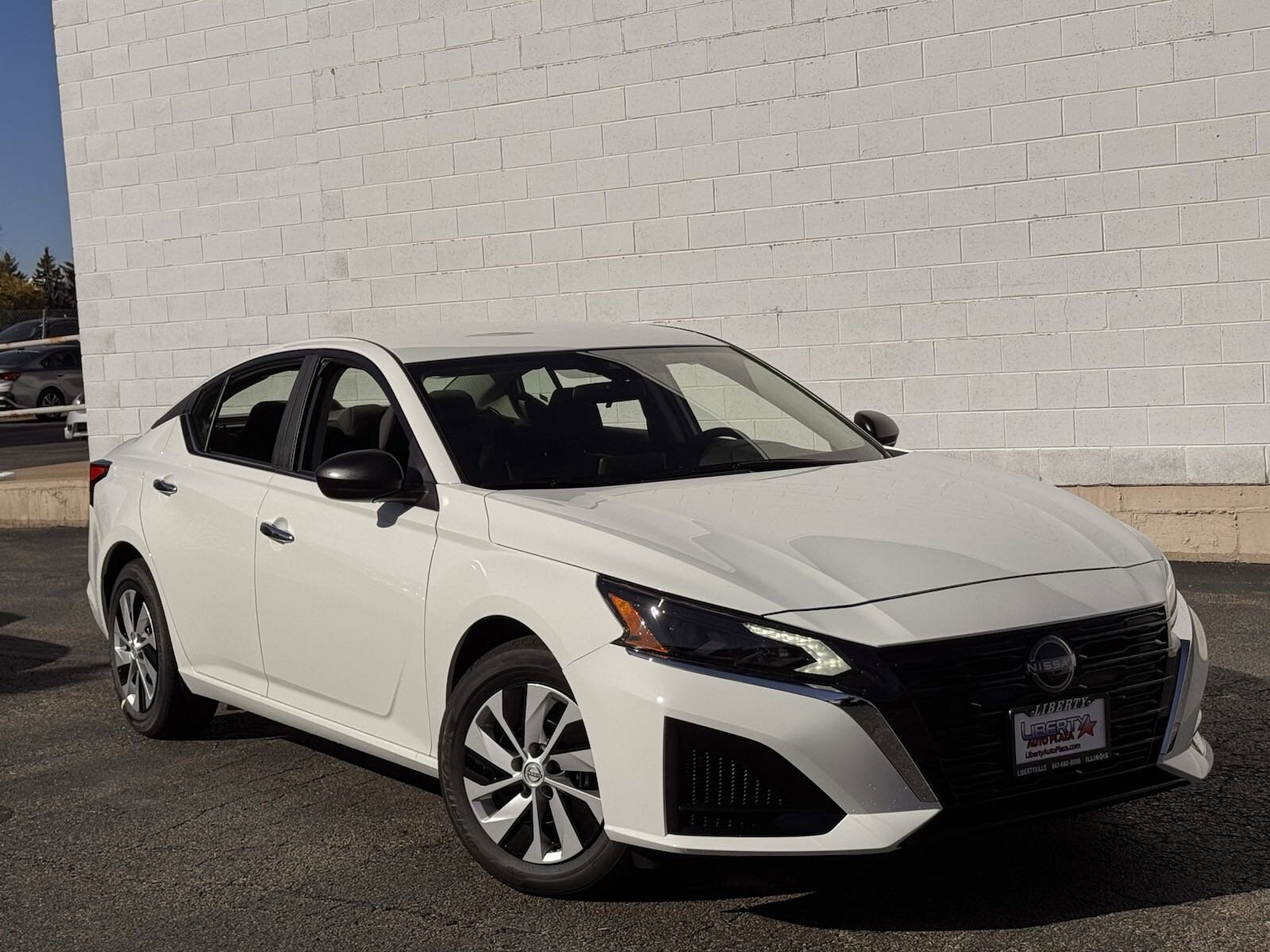 2025 Nissan Altima S photo 2