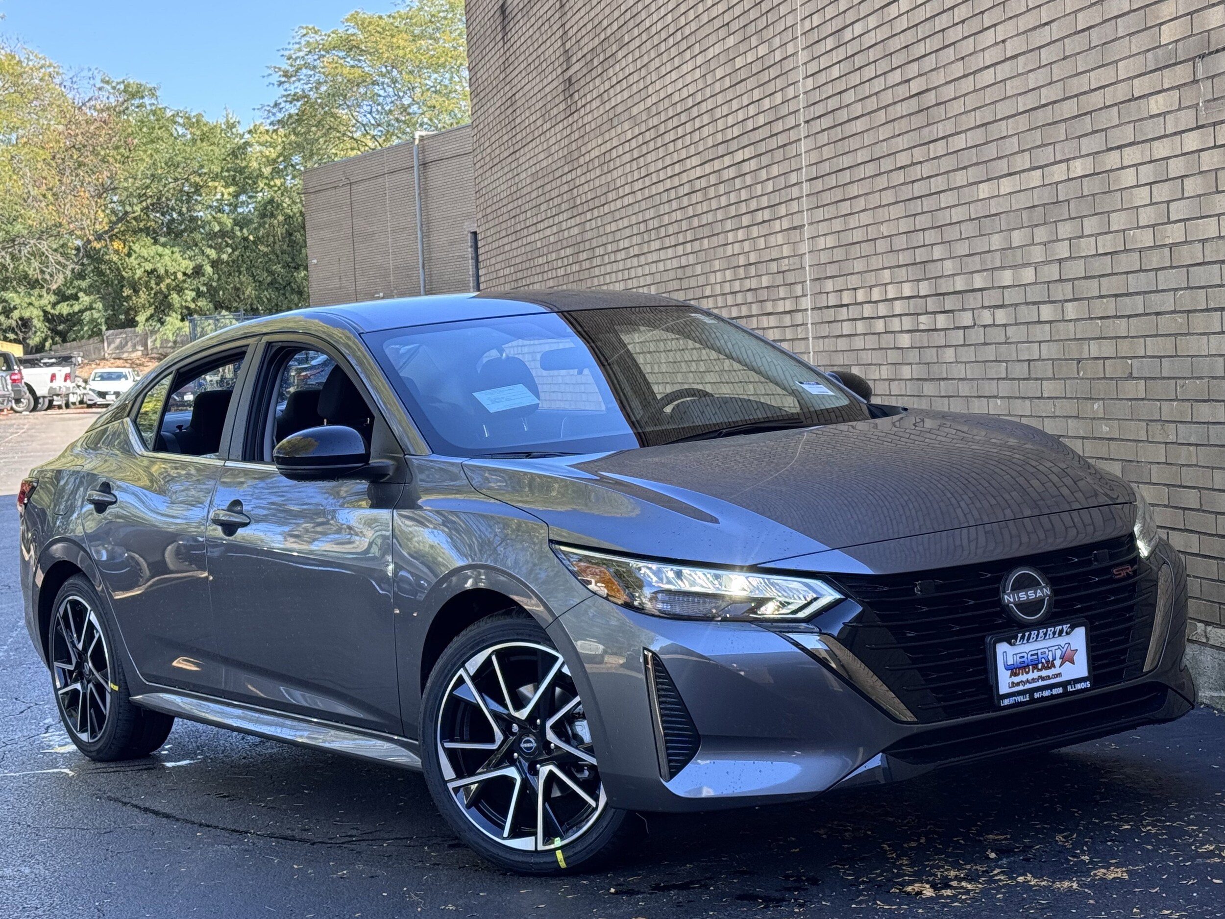 2025 Nissan Sentra SR photo 2