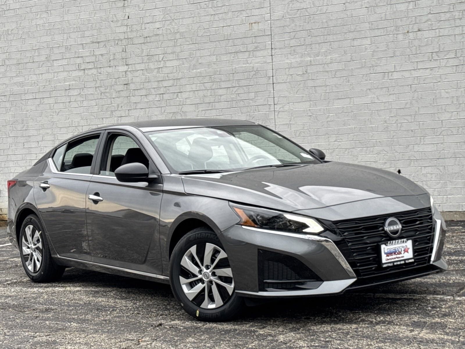 2025 Nissan Altima S photo 2