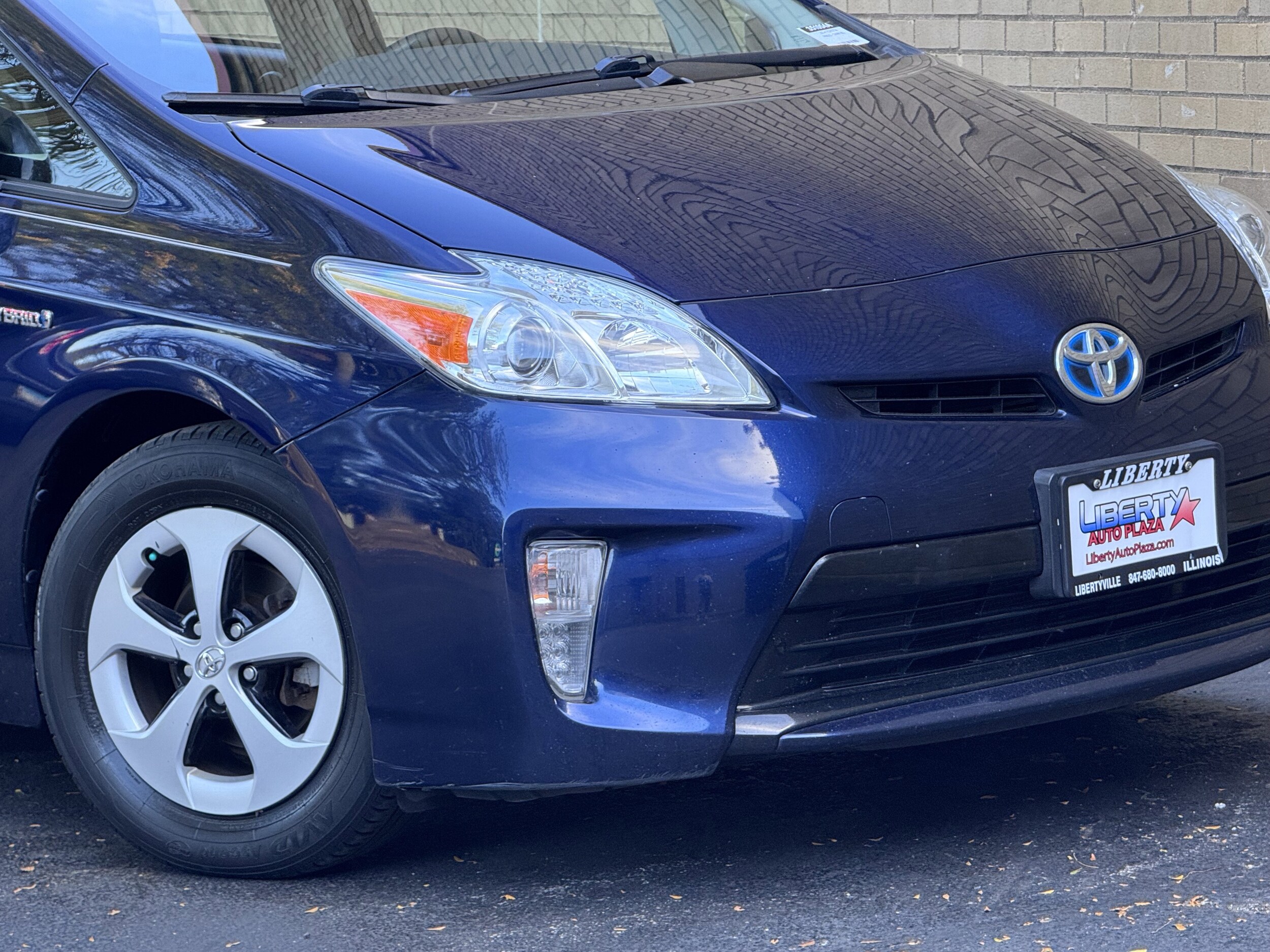 2014 Toyota Prius Four photo 3