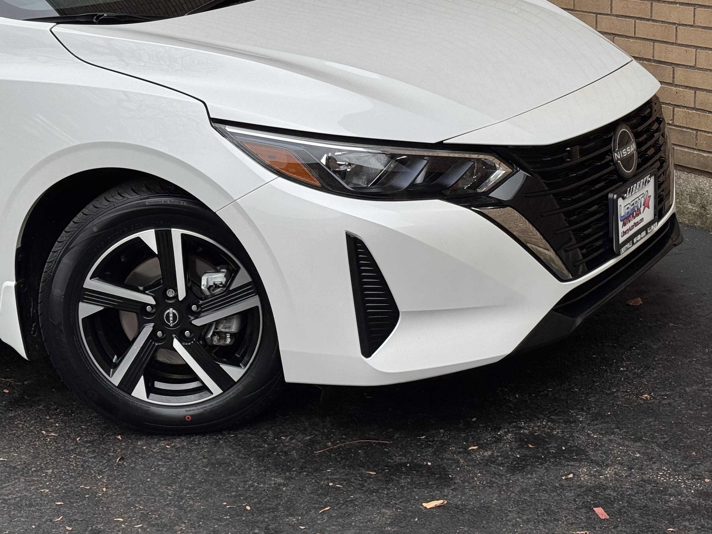 2024 Nissan Sentra SV photo 3