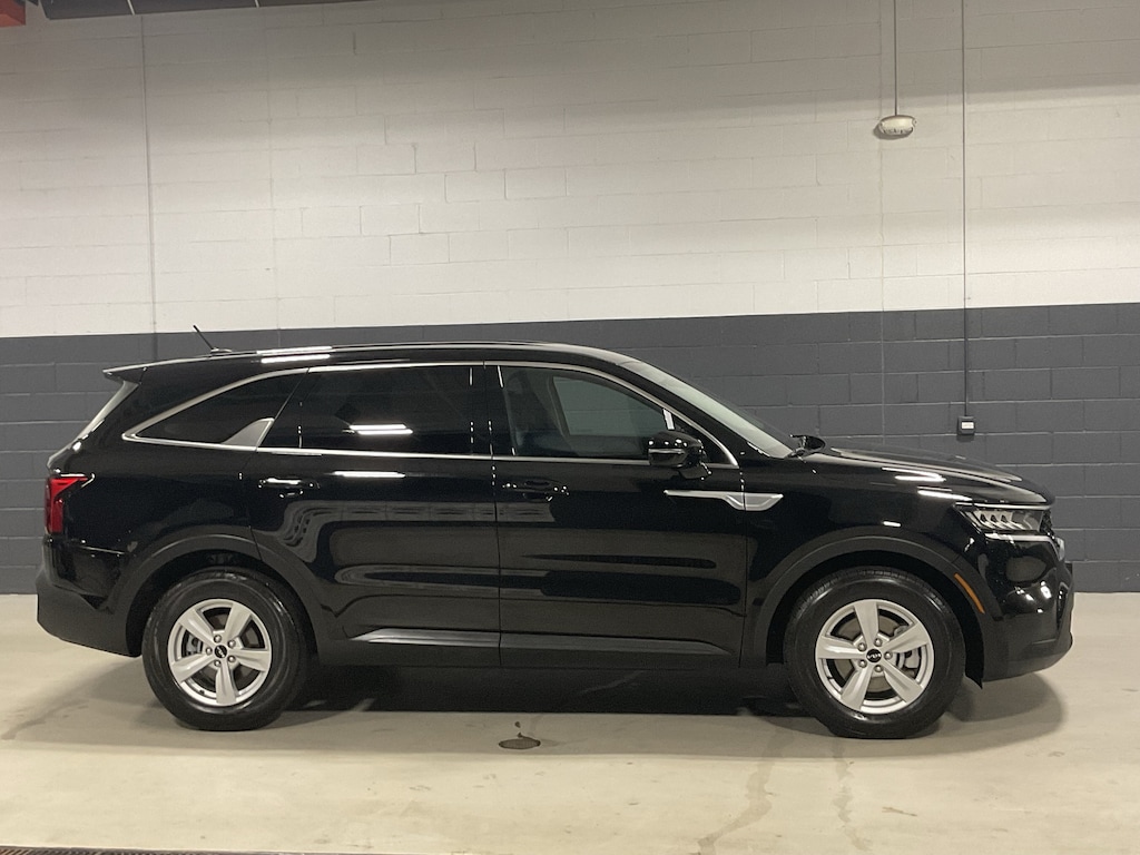 Used 2023 Kia Sorento LX SUV