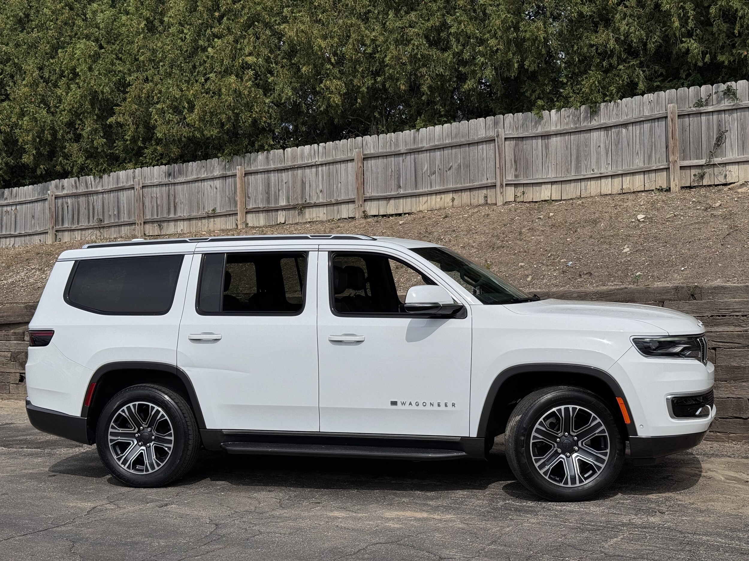 2022 Jeep Wagoneer Series III photo 4