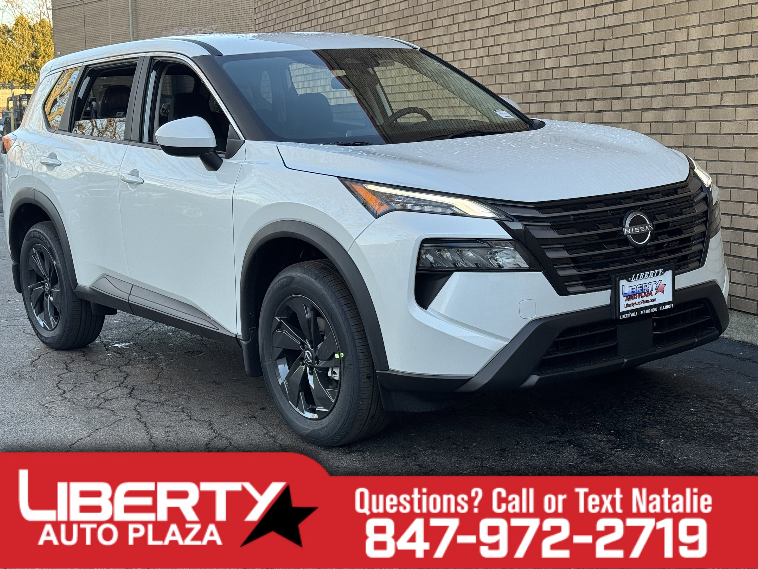 2026 Nissan Rogue SV's photo