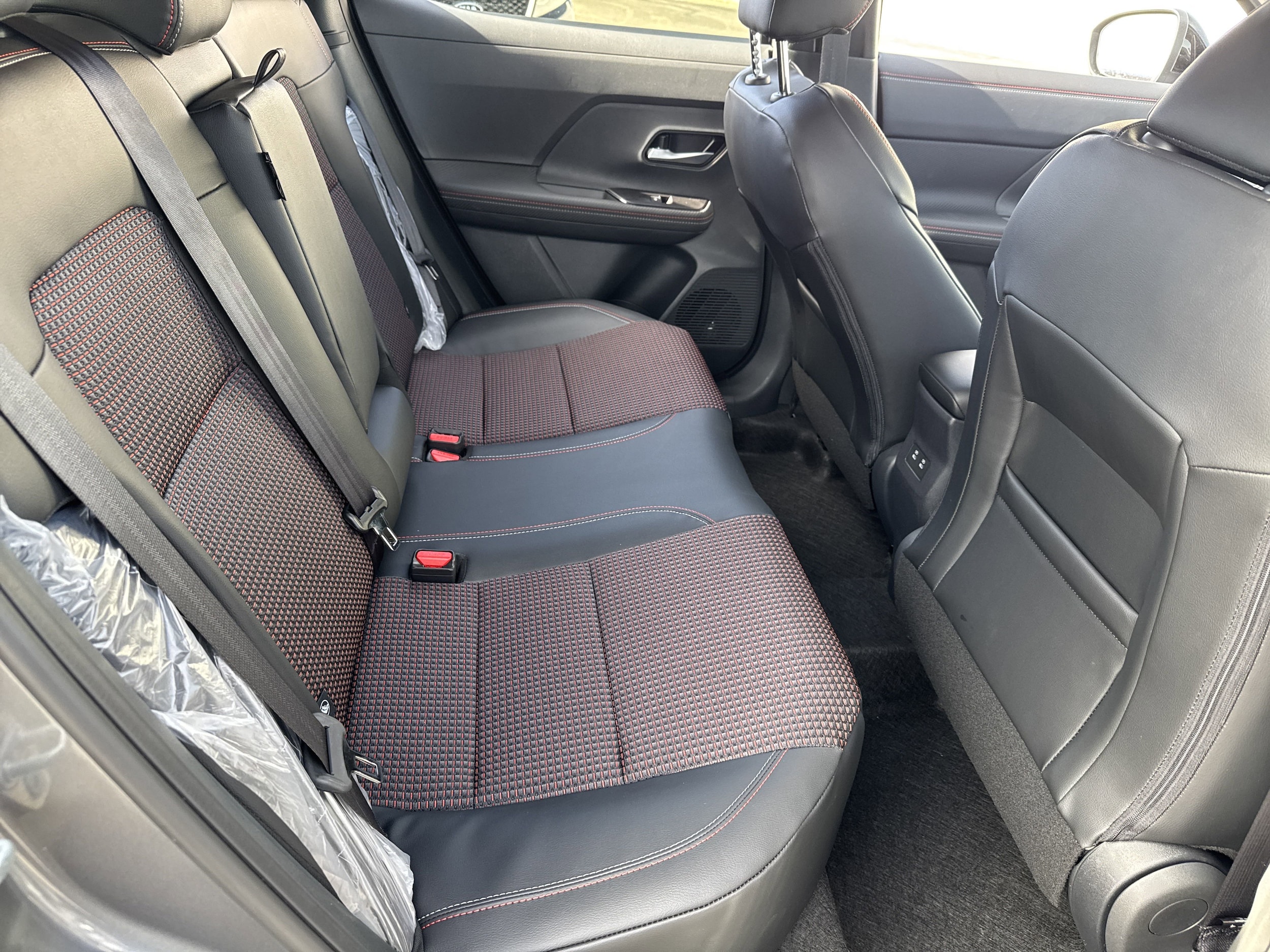 2025 Nissan Kicks SR AWD - Photo 28