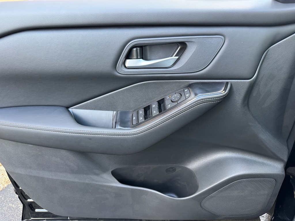 New 2026 Nissan Rogue SV SUV
