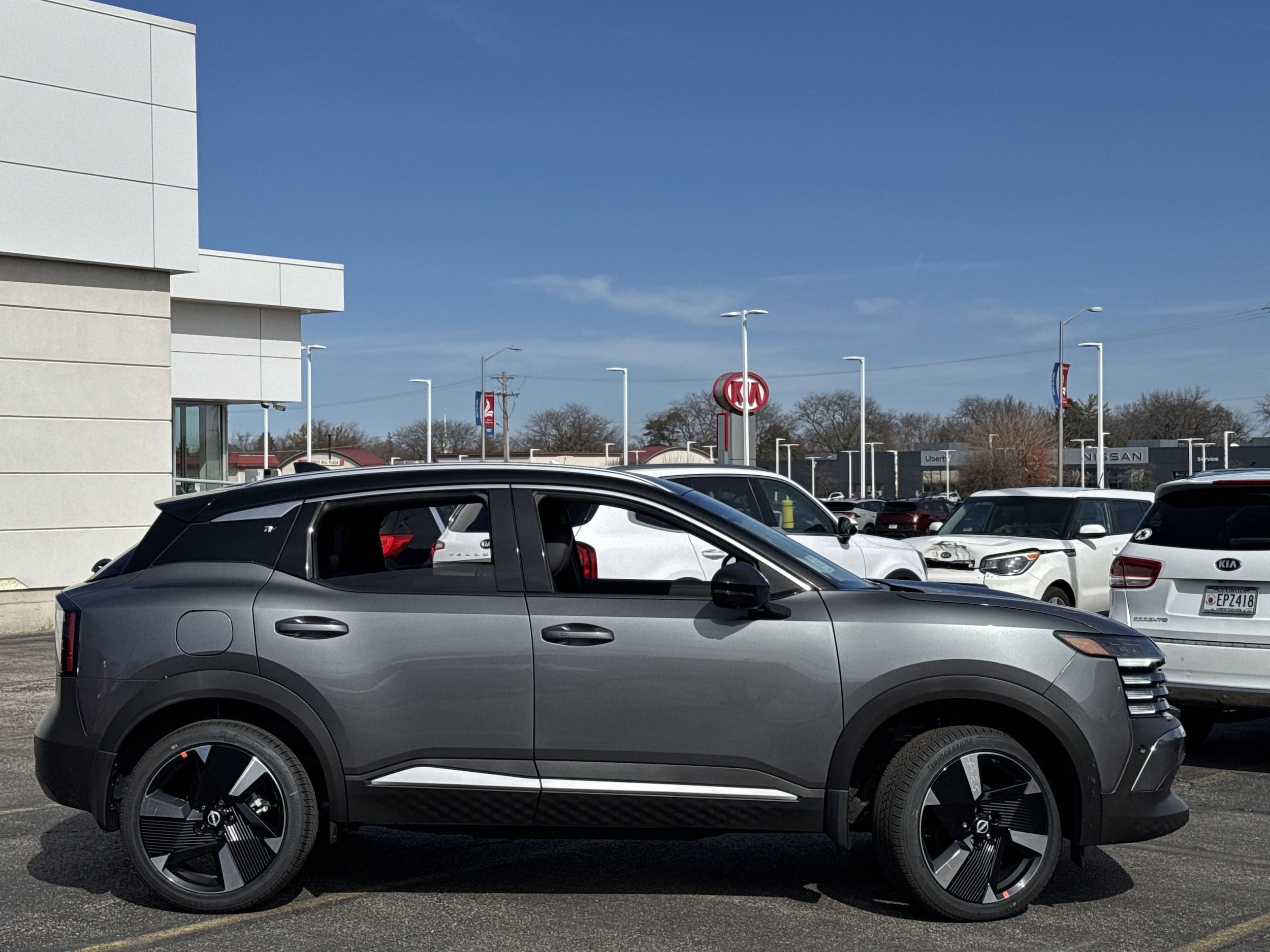 2025 Nissan Kicks SR AWD - Photo 6