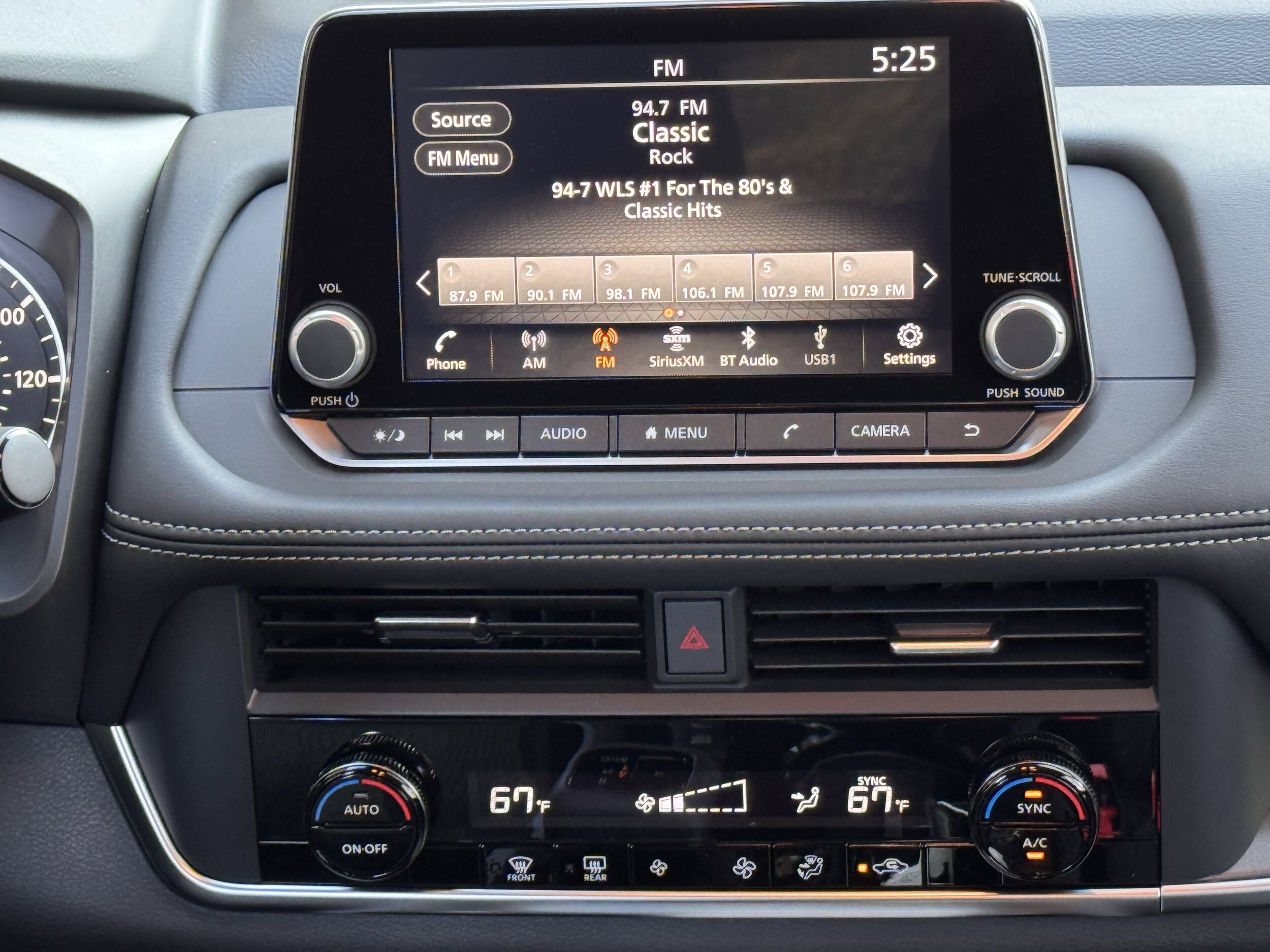 2025 Nissan Rogue SV - Photo 14