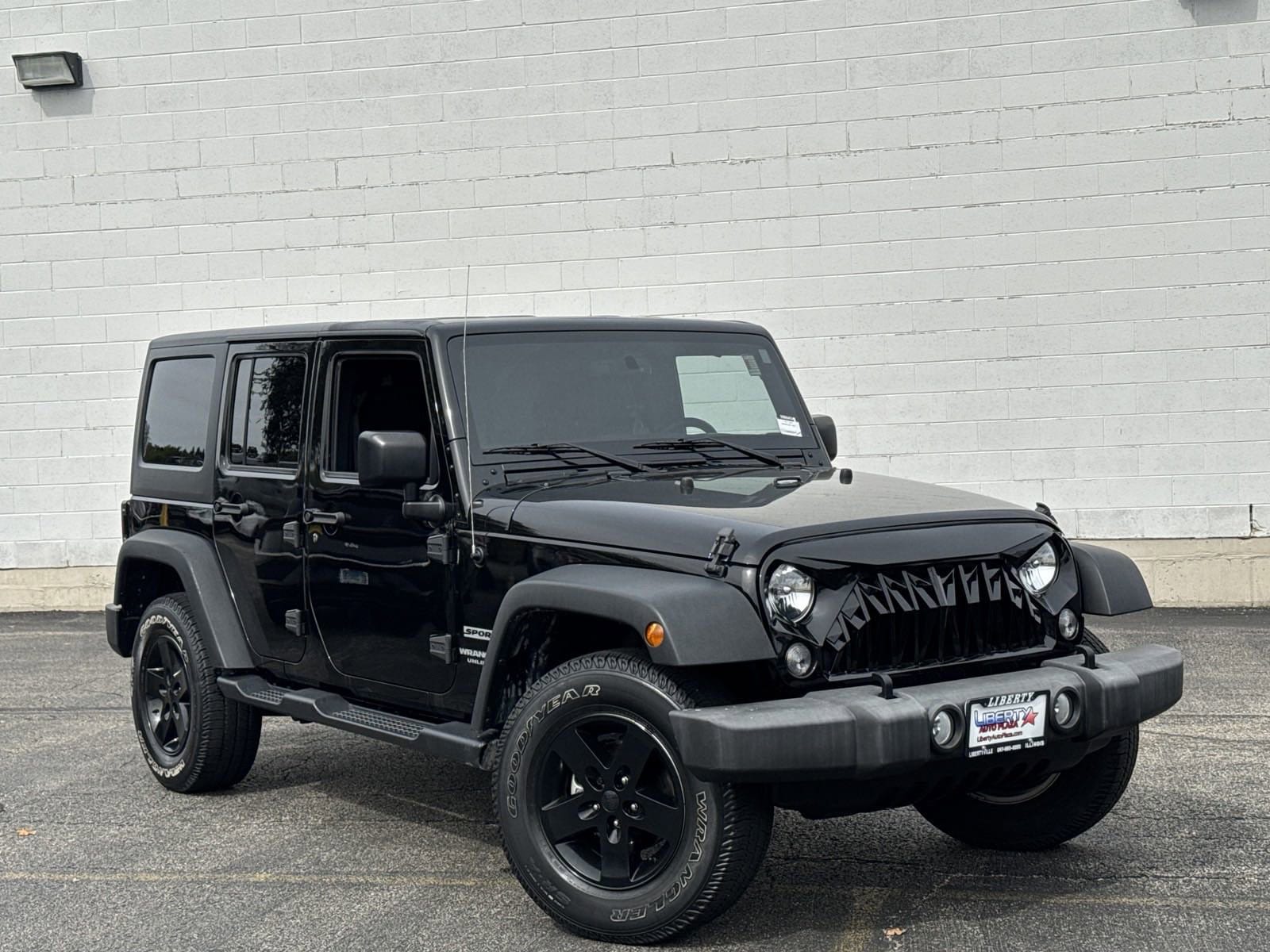 Used 2017 Jeep Wrangler Unlimited Sport S with VIN 1C4BJWDG6HL512081 for sale in Libertyville, IL