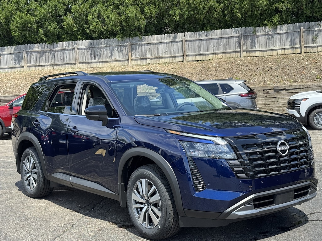 New 2026 Nissan Pathfinder SL SUV