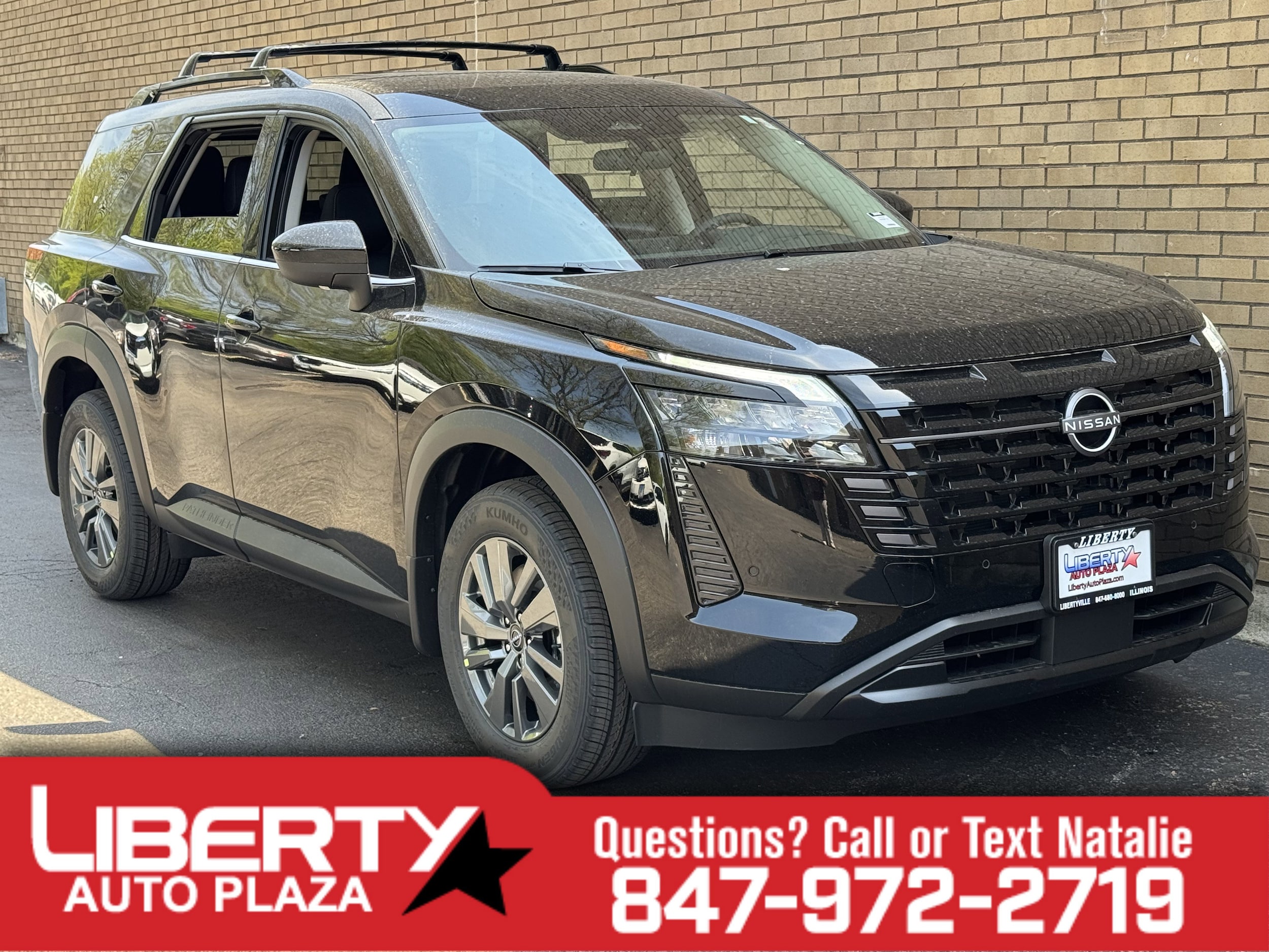 2026 Nissan Pathfinder SV 4WD's photo