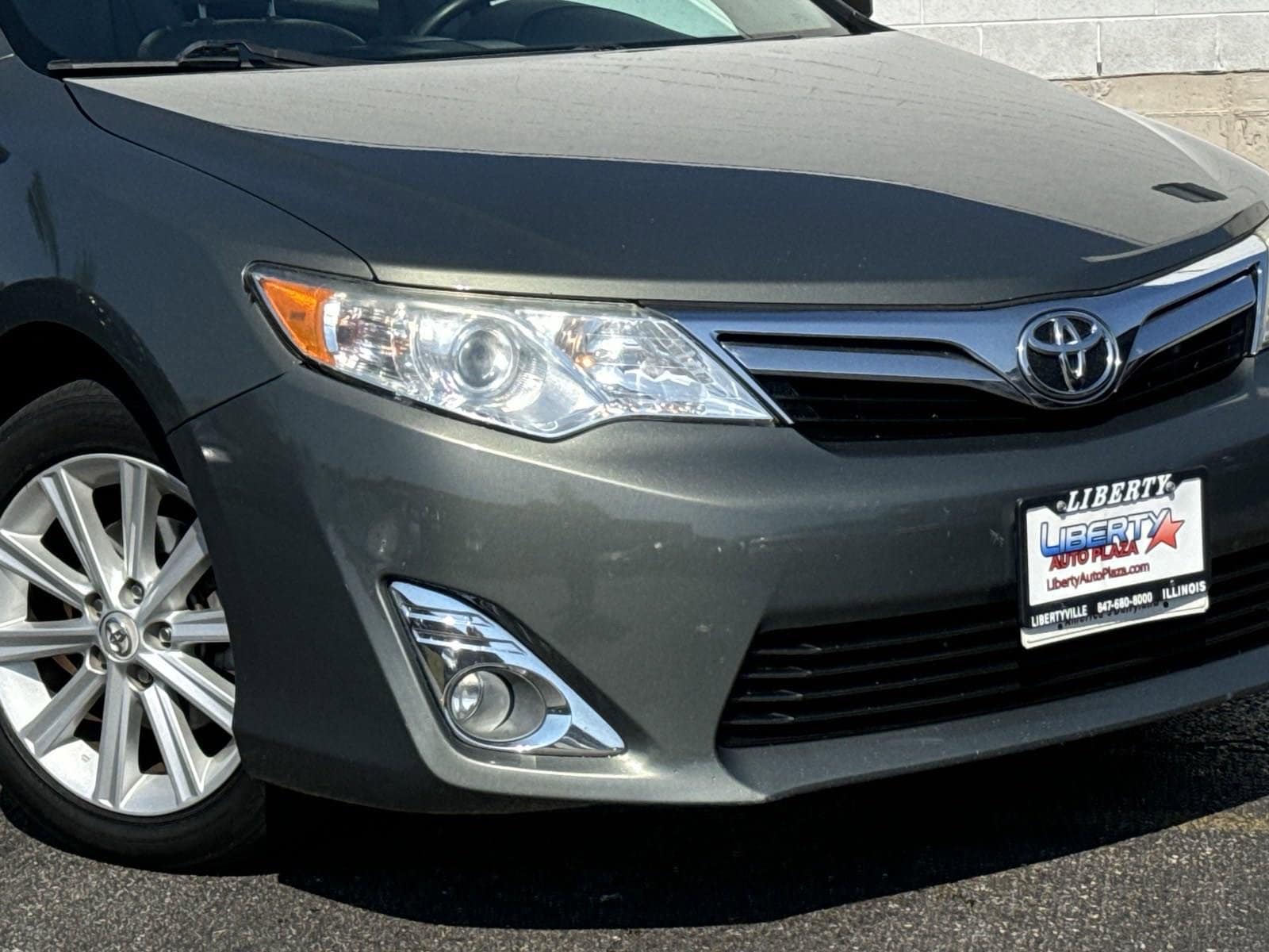 Used 2013 Toyota Camry SE with VIN 4T1BK1FK1DU525399 for sale in Libertyville, IL