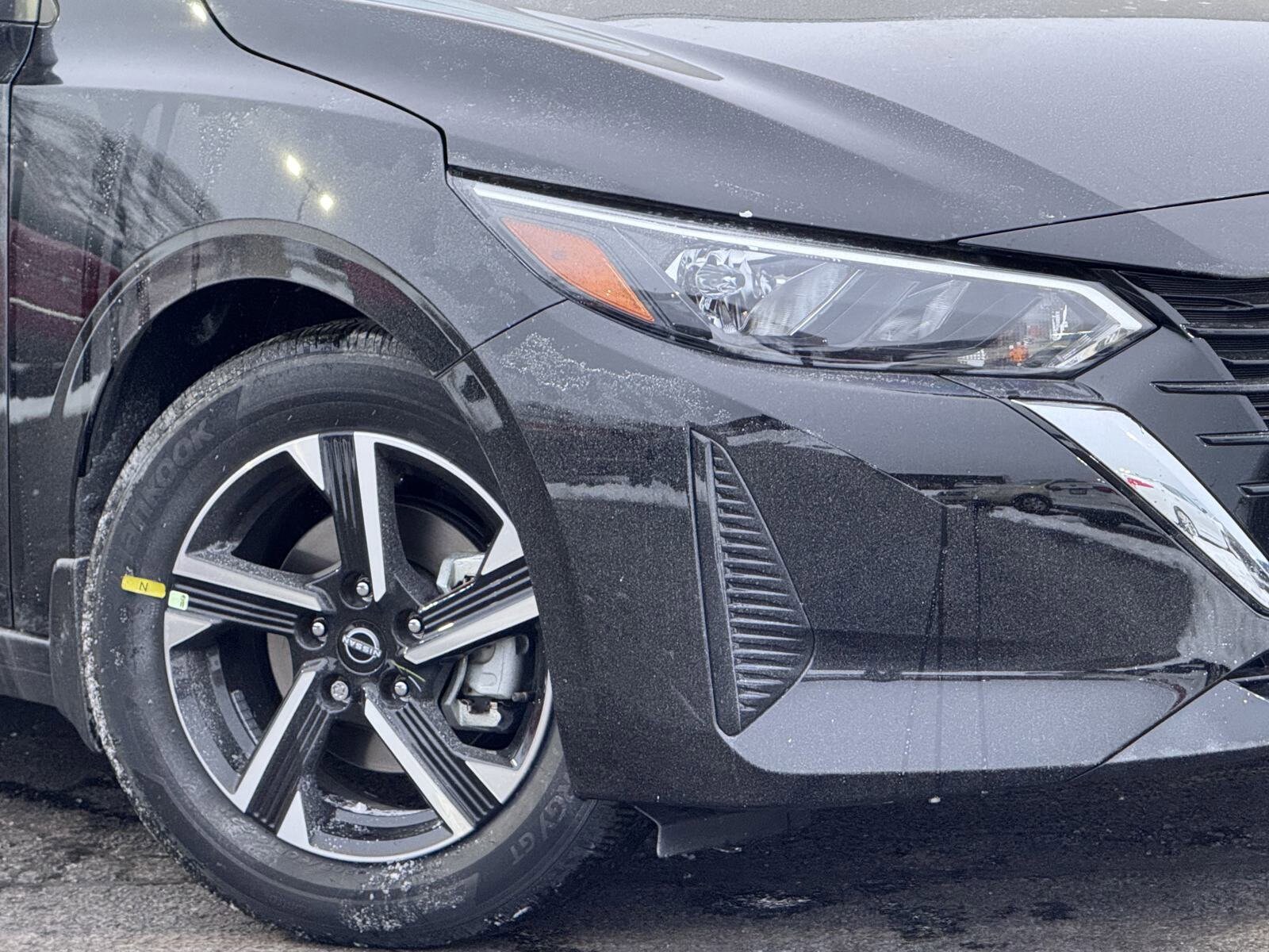 2025 Nissan Sentra SV photo 4