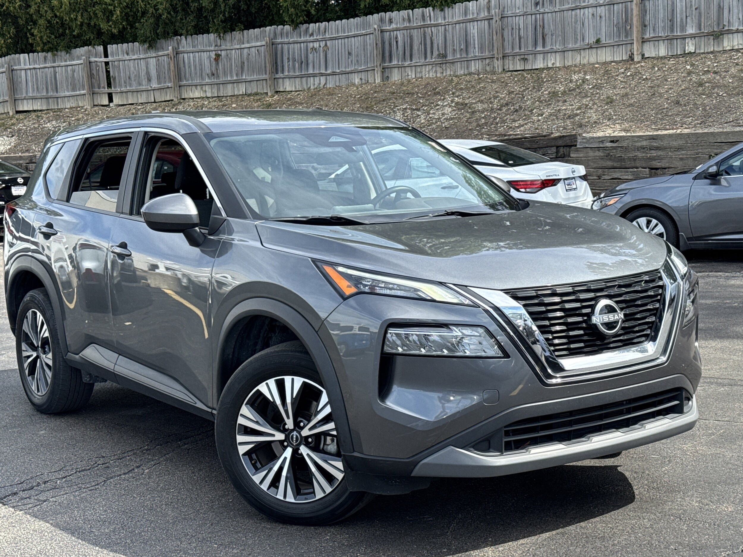 2023 Nissan Rogue SV photo 2