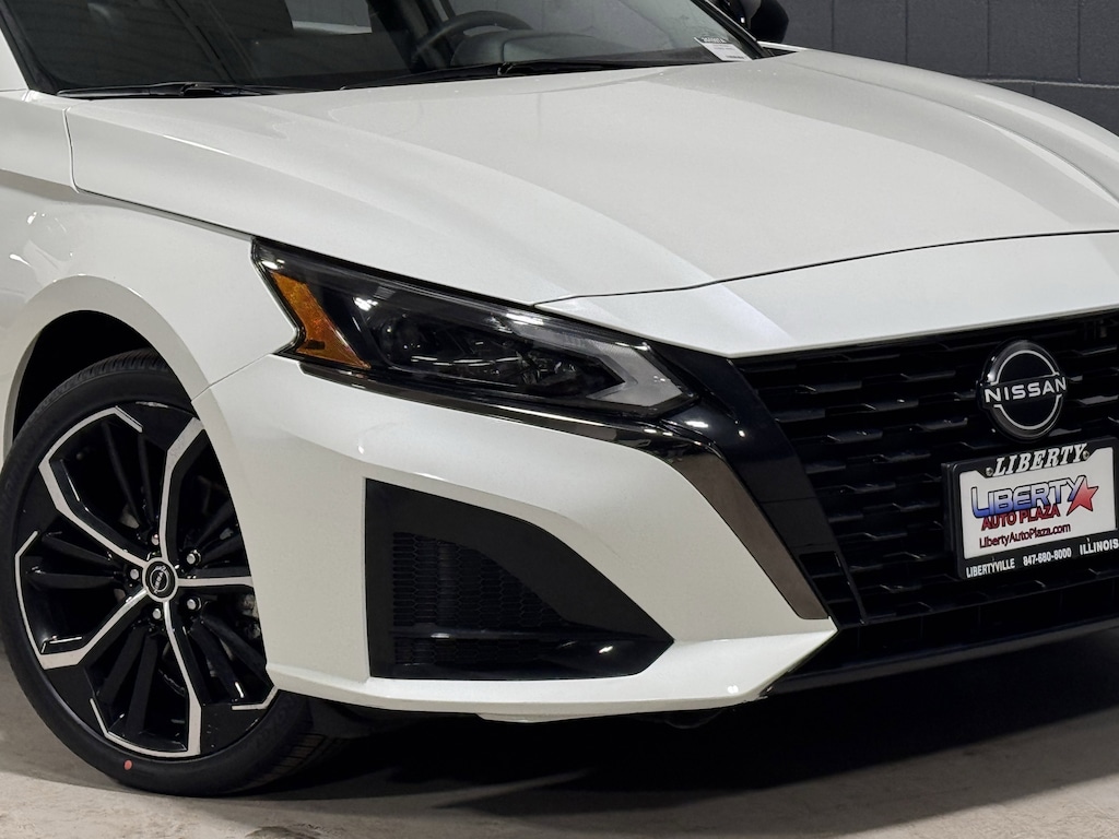 Used 2023 Nissan Altima 2.5 SR Sedan