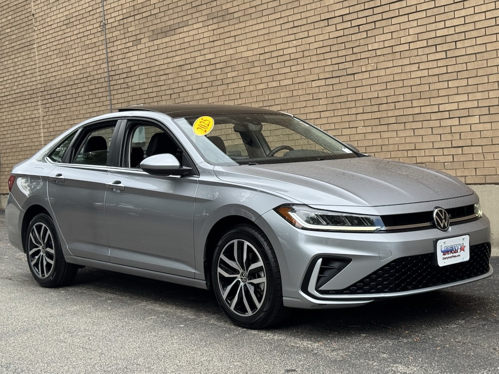 Used 2025 Volkswagen Jetta 1.5T SE Sedan